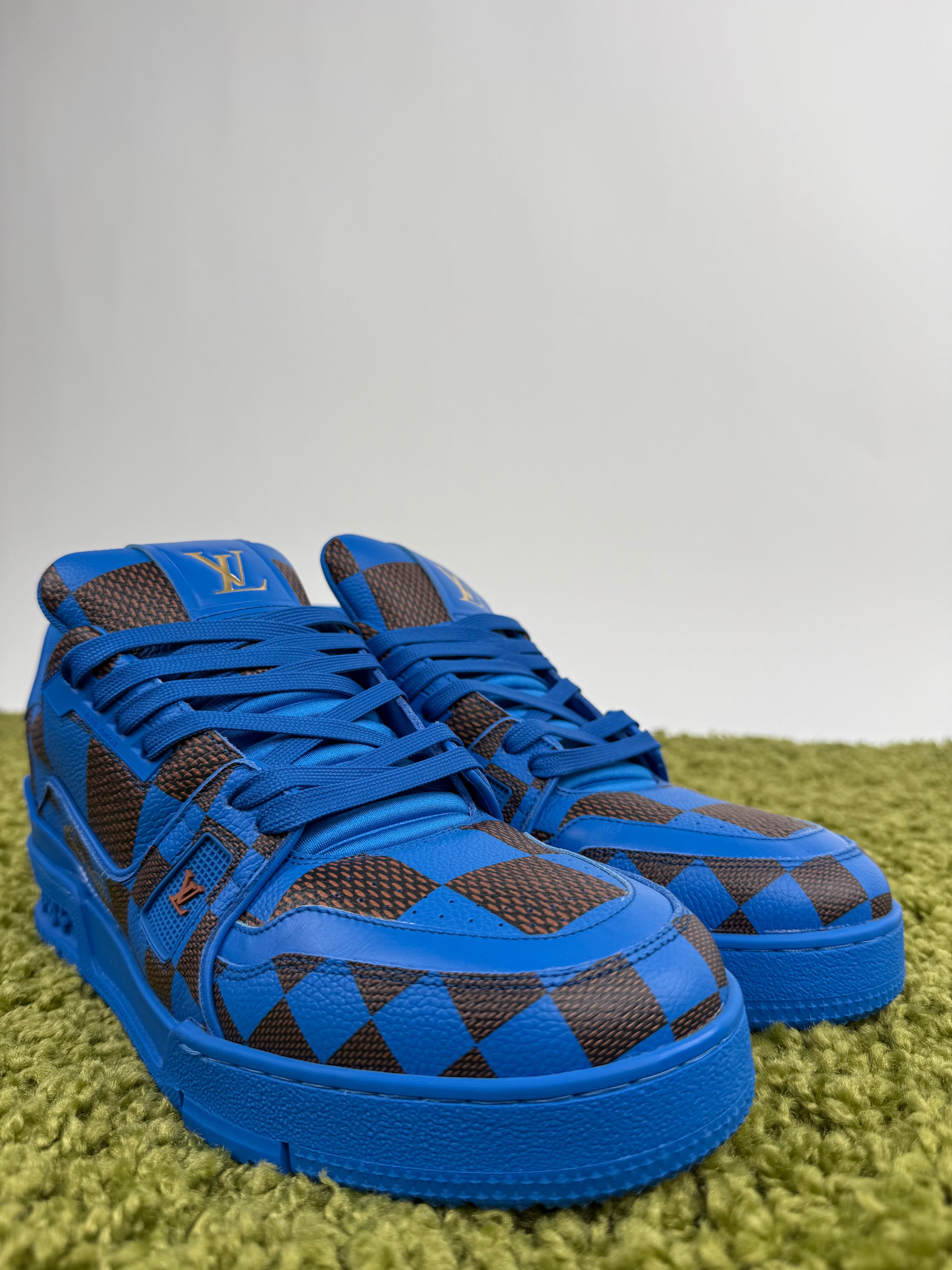 Louis Vuitton Trainer 42 veste 43