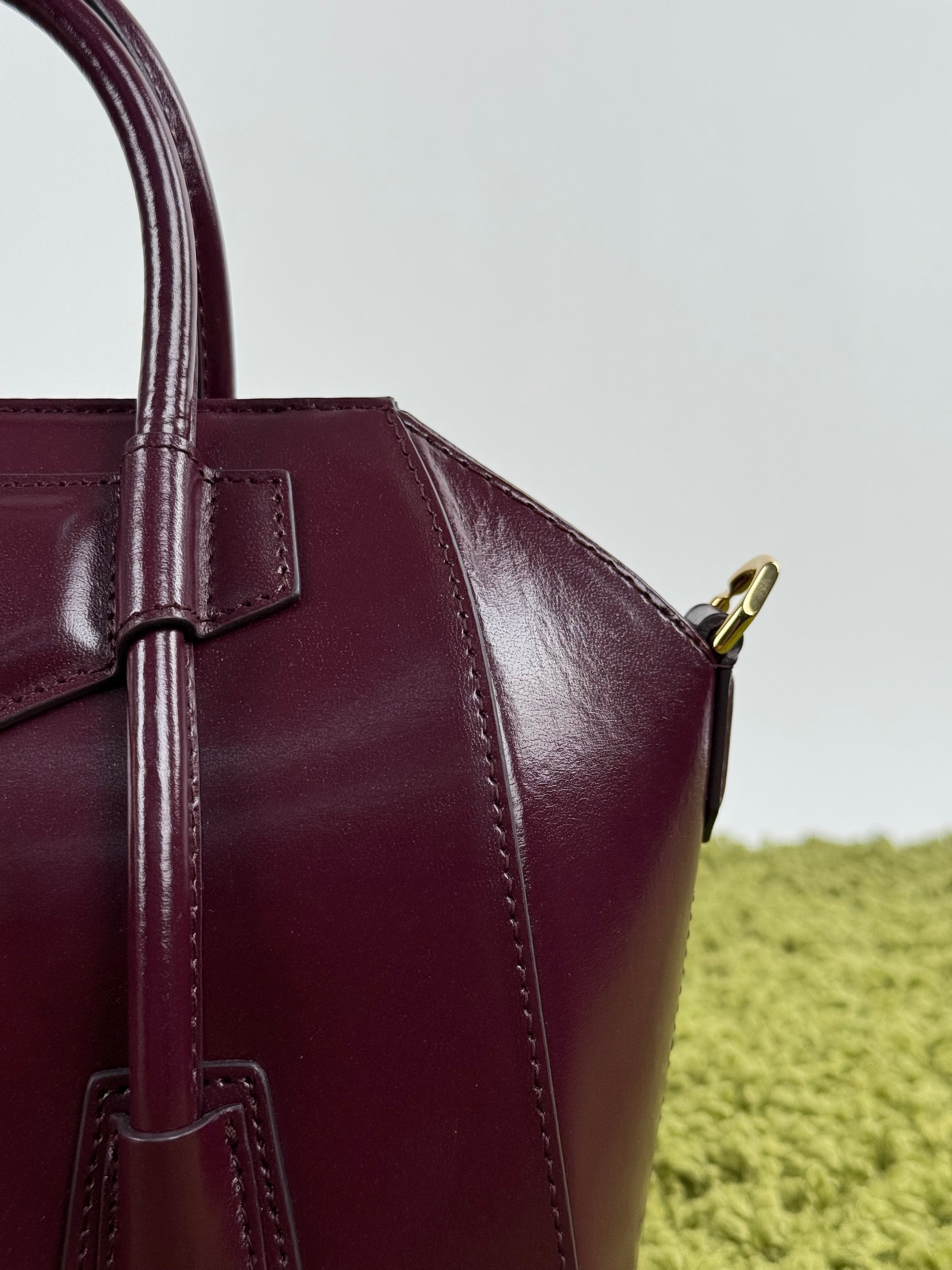 Borsa Mini Antigona Lock Bag Givenchy Bordeaux
