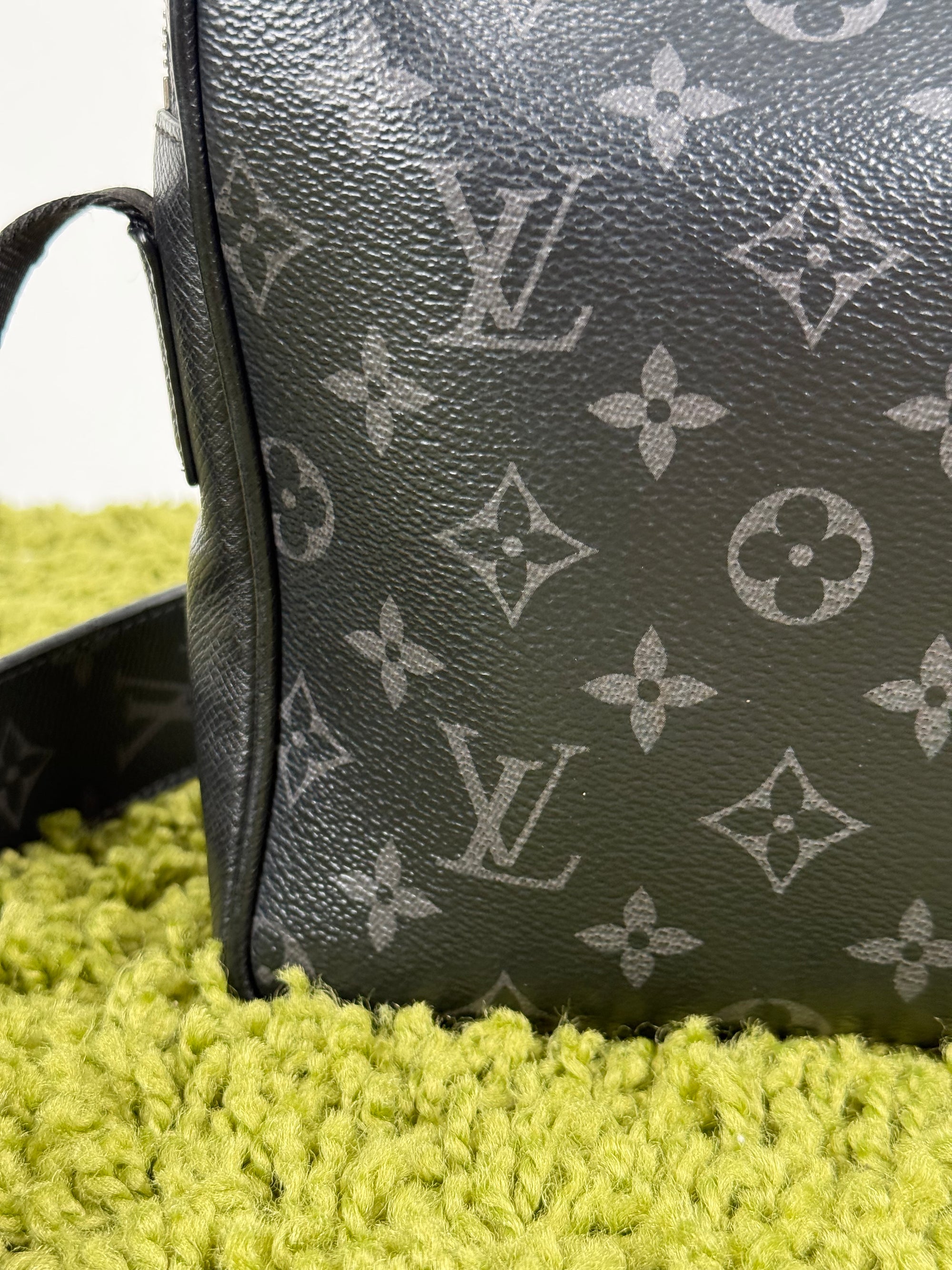 Borsa Outdoor Messenger Monogram Eclipse Taiga Louis Vuitton Nera