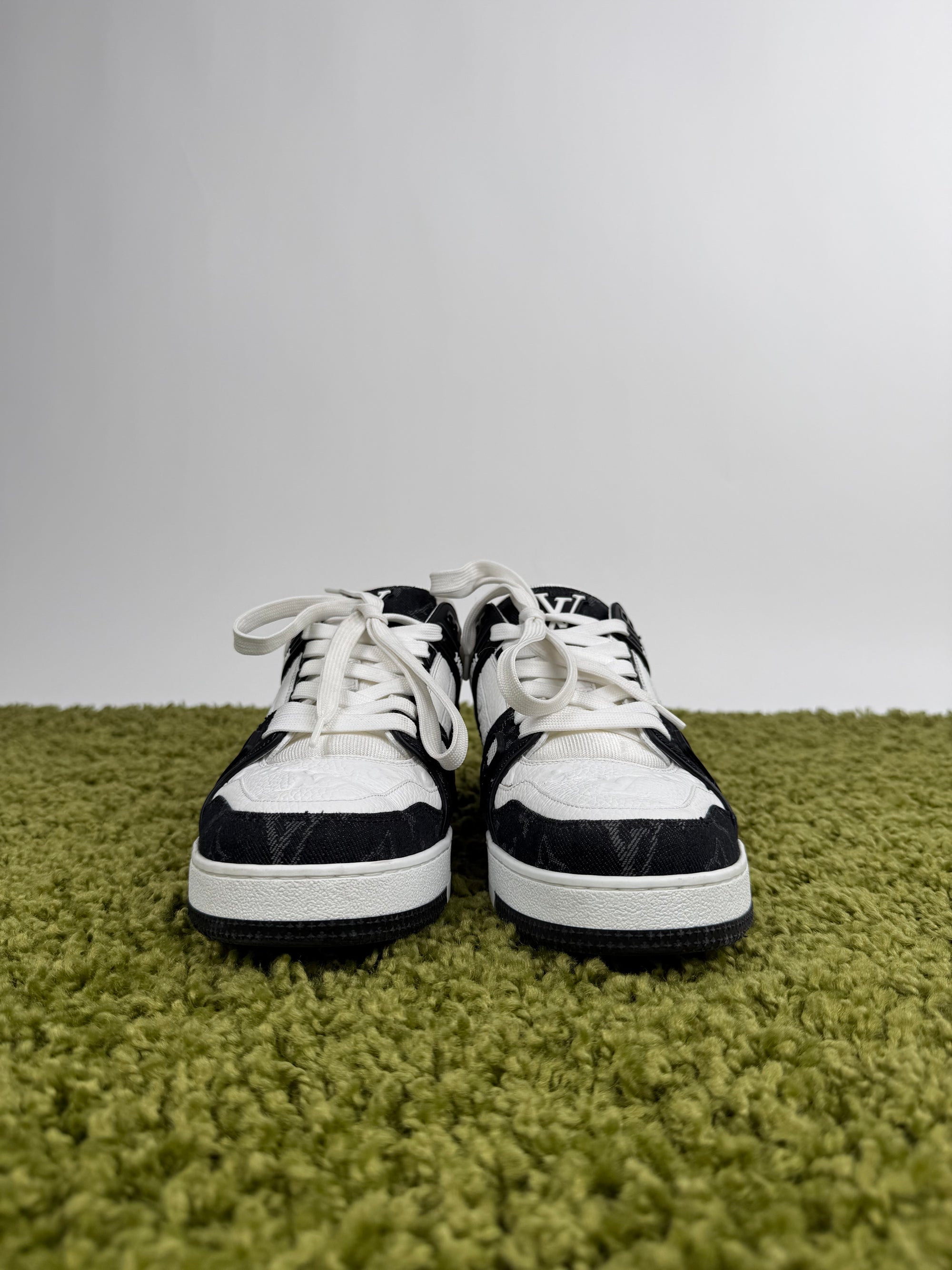 Louis Vuitton Trainer 42 veste 43