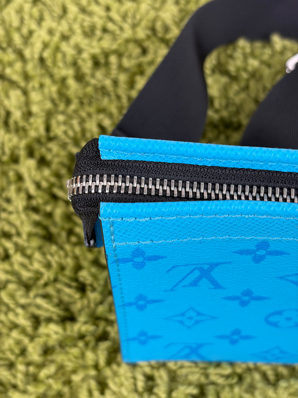 Mini Borsa a tracolla Louis Vuitton Gaston Azzurra