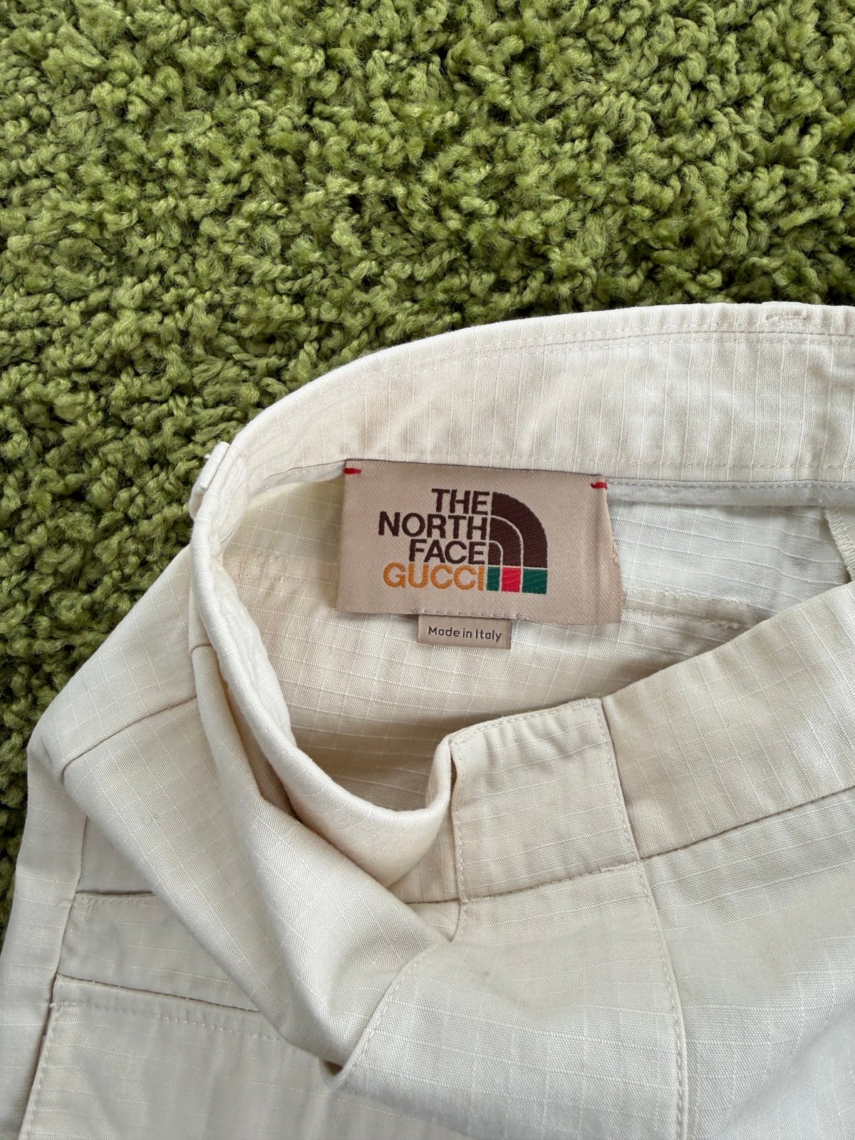 Pantaloncino Cargo North Face X Gucci Bianco 48 - Second Hand Di Fiore