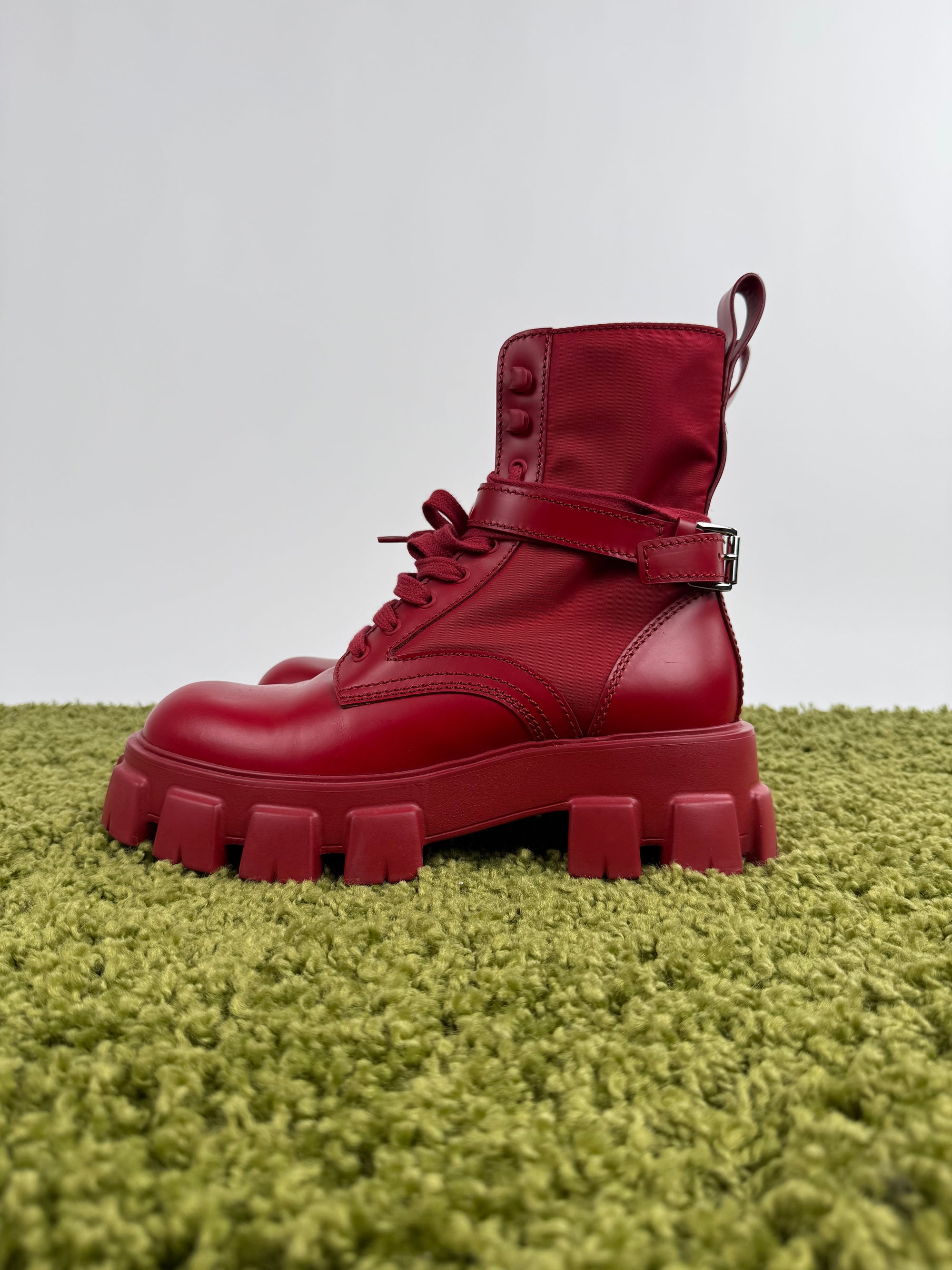 Prada Monolith in Pelle Rossa 8.5=42.5