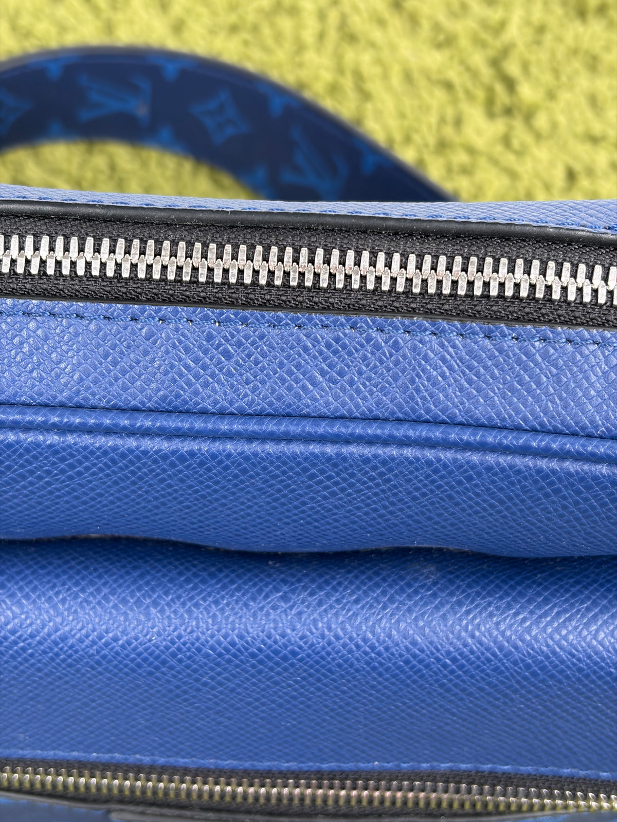 Borsa Louis Vuitton Outdoor Messenger Blu