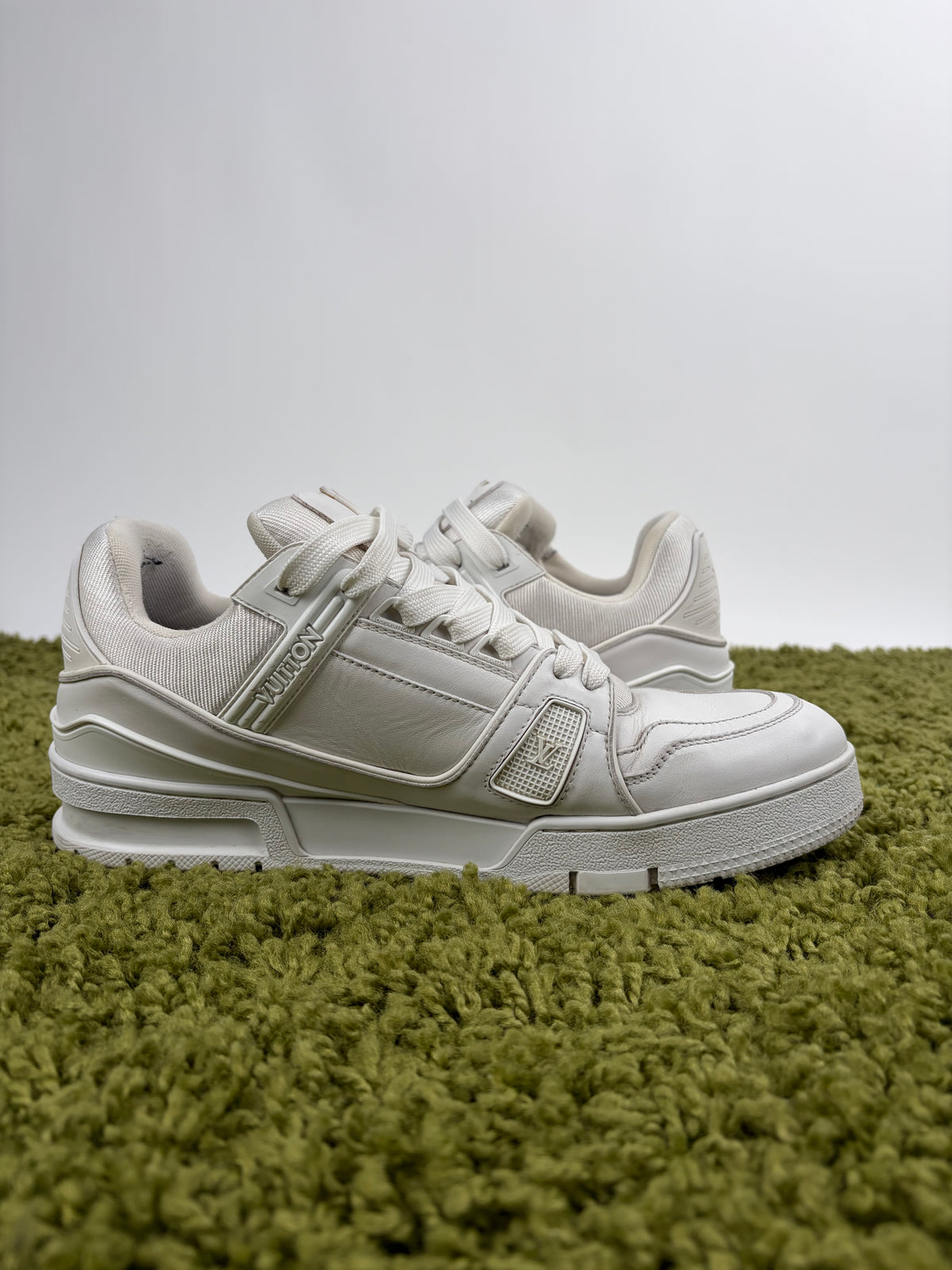 Louis Vuitton Trainer Bianca 8.5