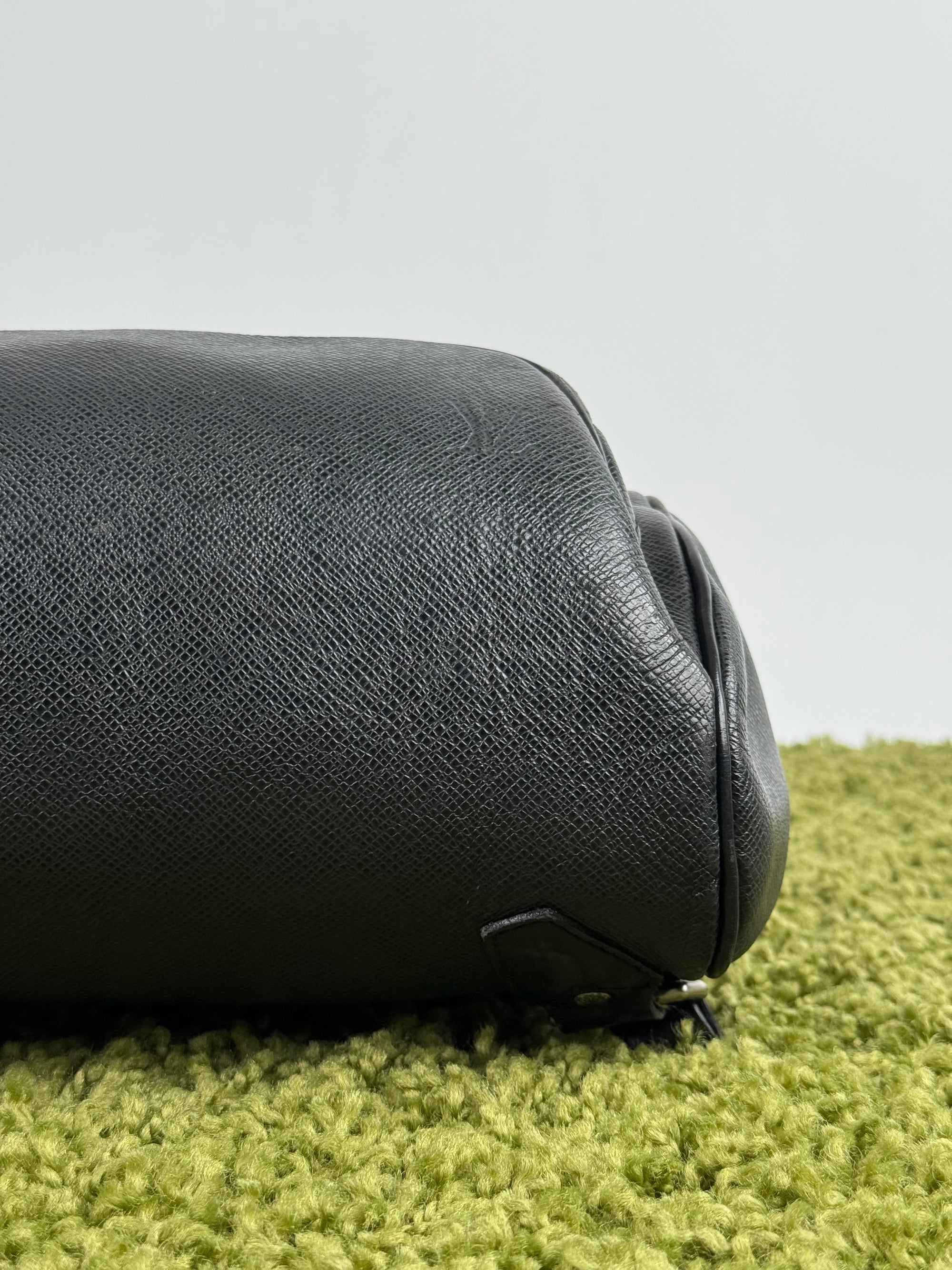 Zaino Cassiar Louis Vuitton in pelle Taiga Nero