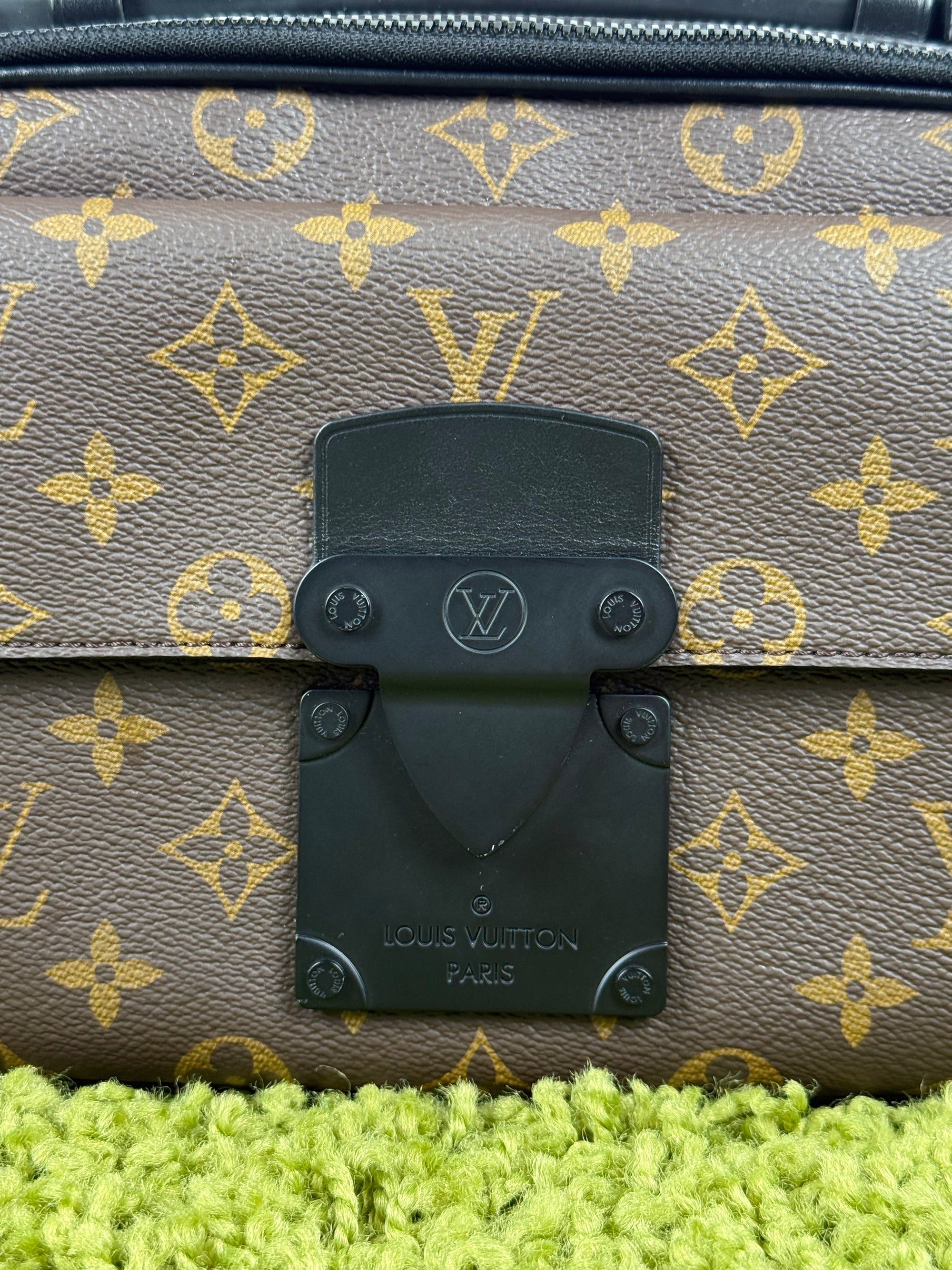 Borsa Messenger S Lock Louis Vuitton Marrone