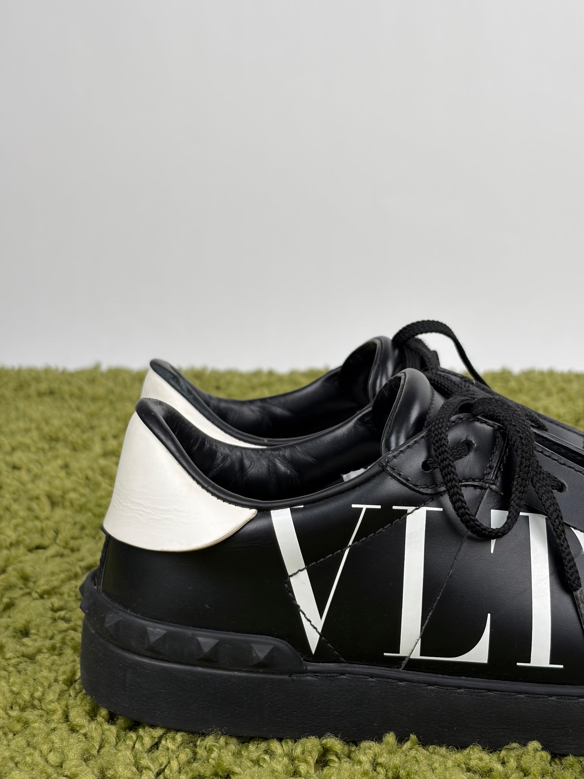 Valentino Rockstud Size 41 nere e bianche