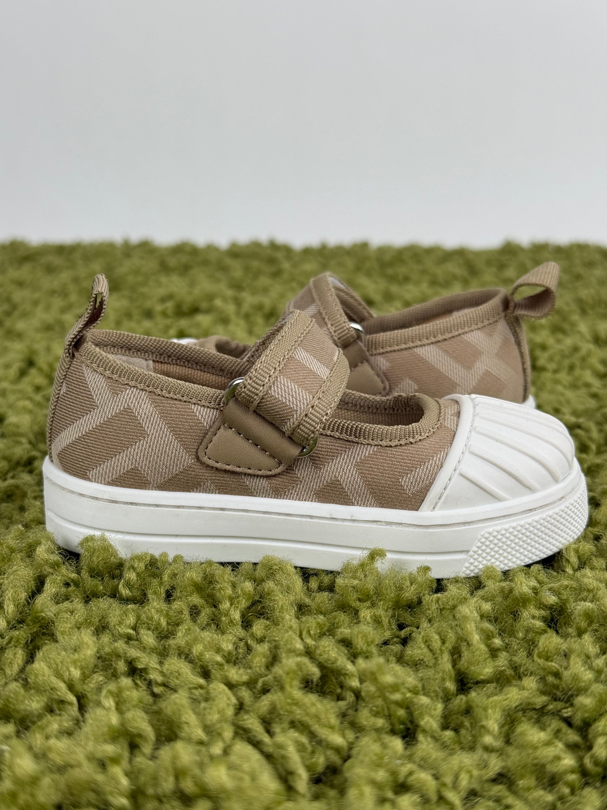 Fendi Kids Sneaker Beige  19