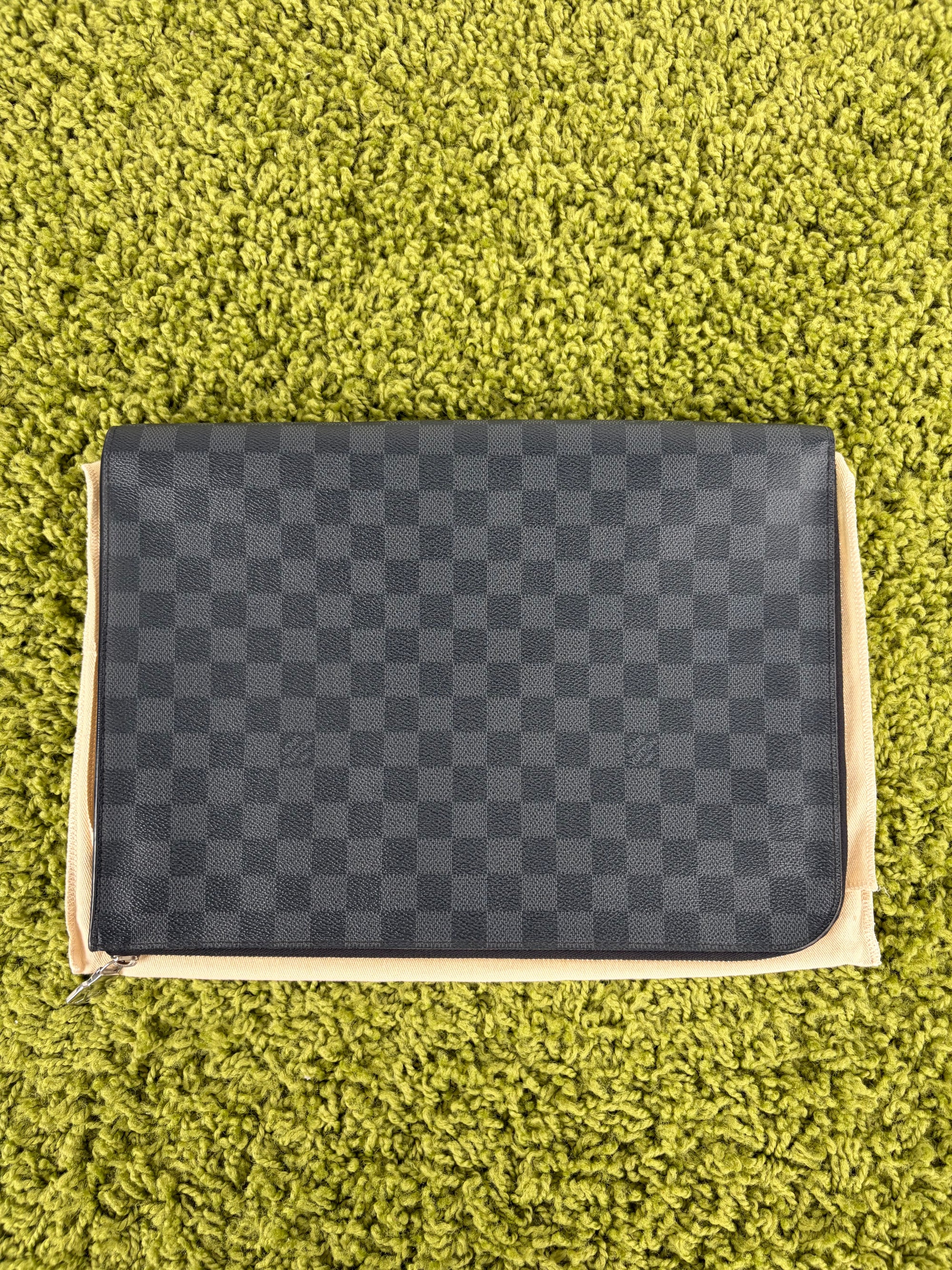 Pochette Louis vuitton voyage nera