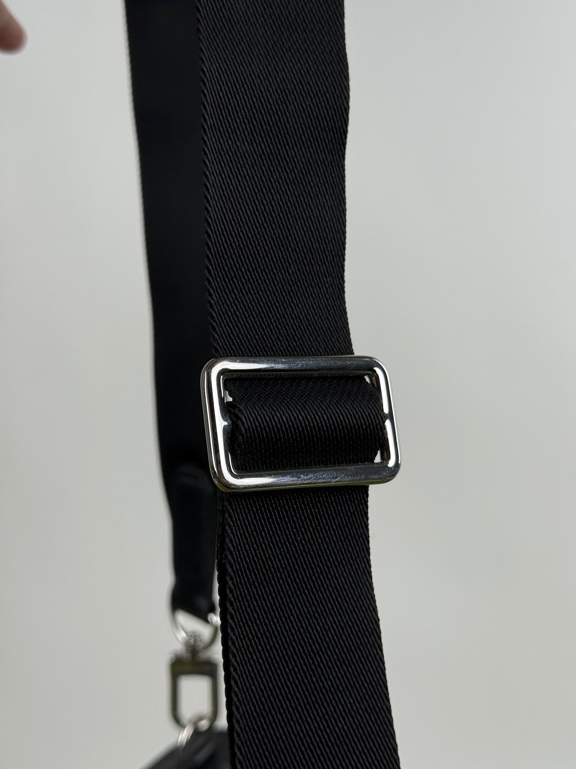 Zaino Monospalla Avenue Louis Vuitton Nero