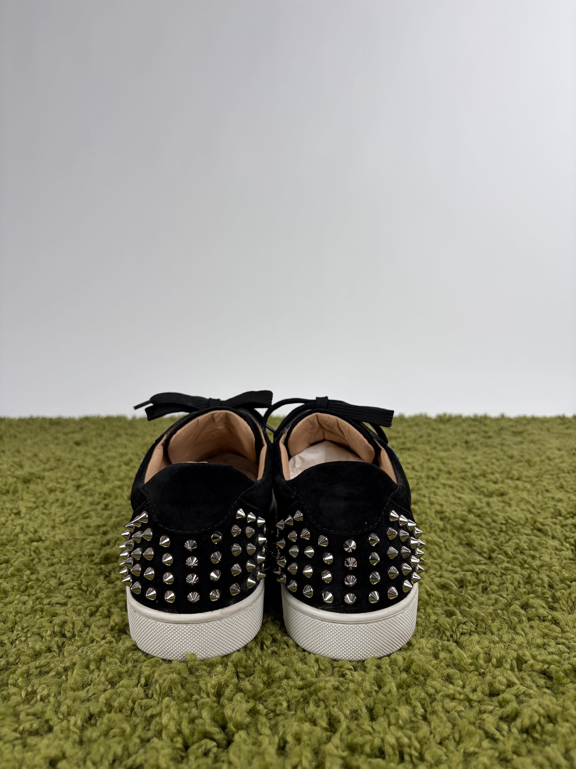 Louboutin basse Size 43 nere
