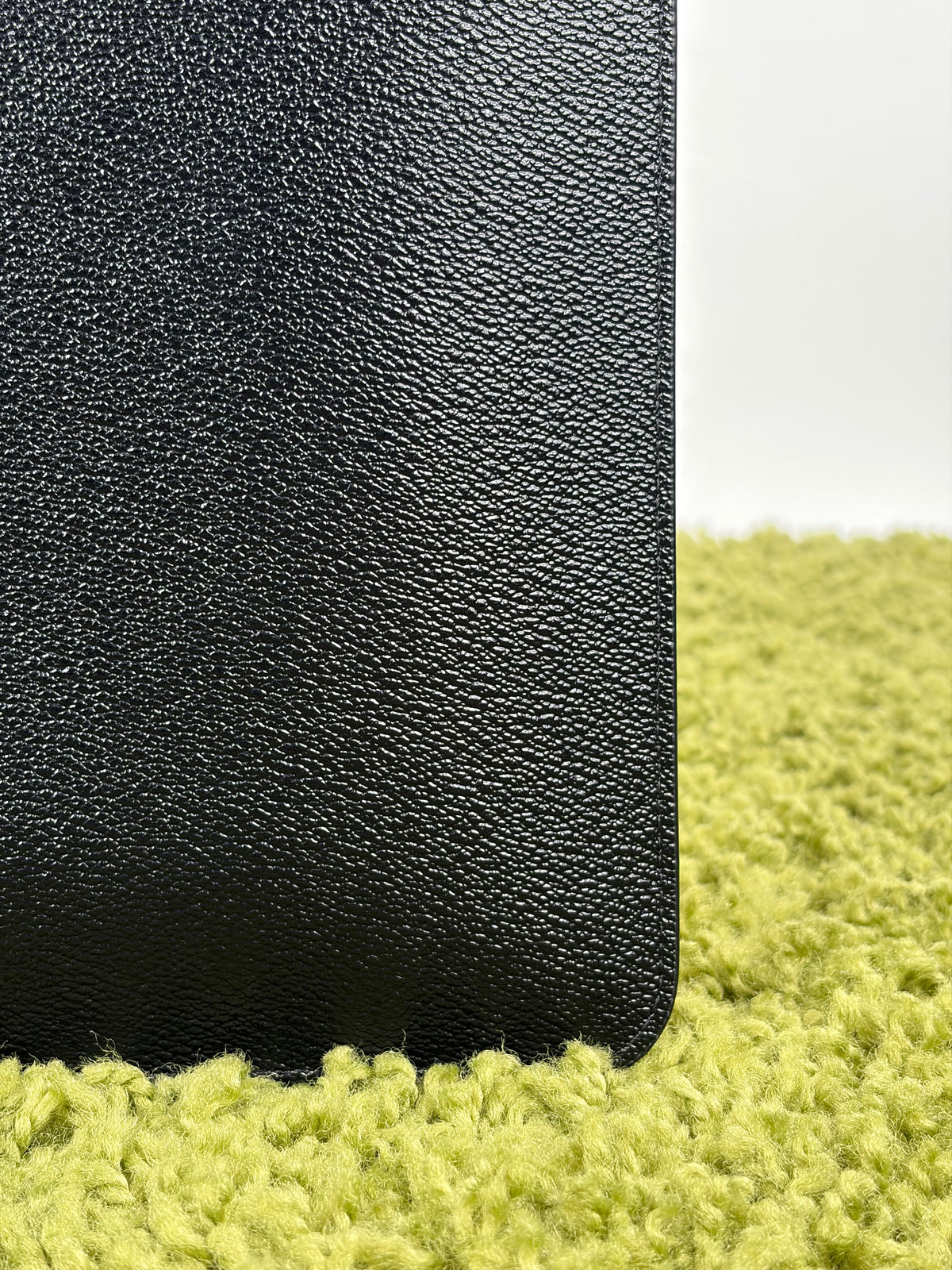 Pochette Givenchy Leo in pelle Nero