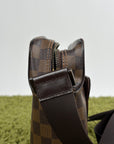 Marsupio Louis Vuitton Olav PM in tela Damier Marrone