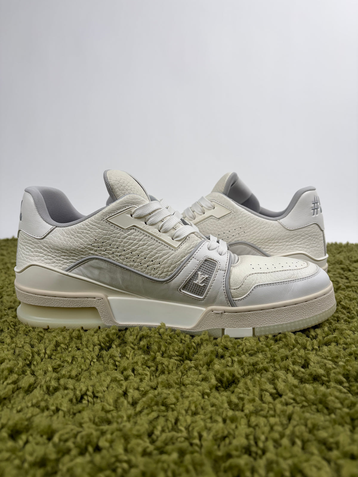 Louis Vuitton Trainer Bianca 7.5