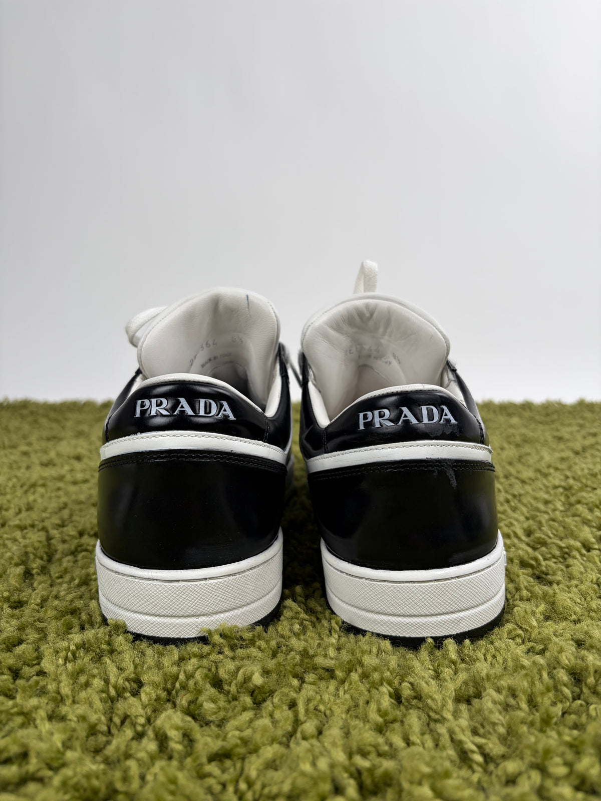 Prada Downtown Nera 8.5