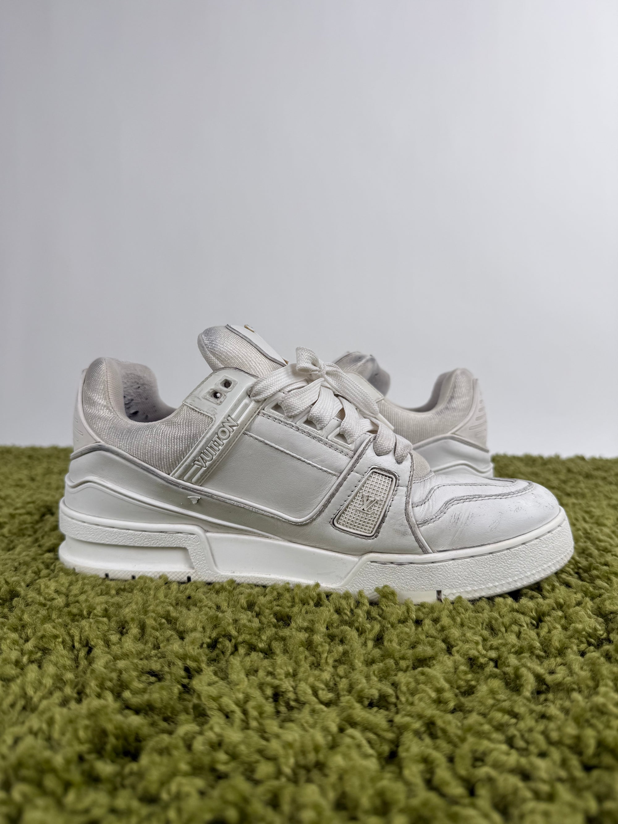 Louis Vuitton Trainer Bianca 7.5