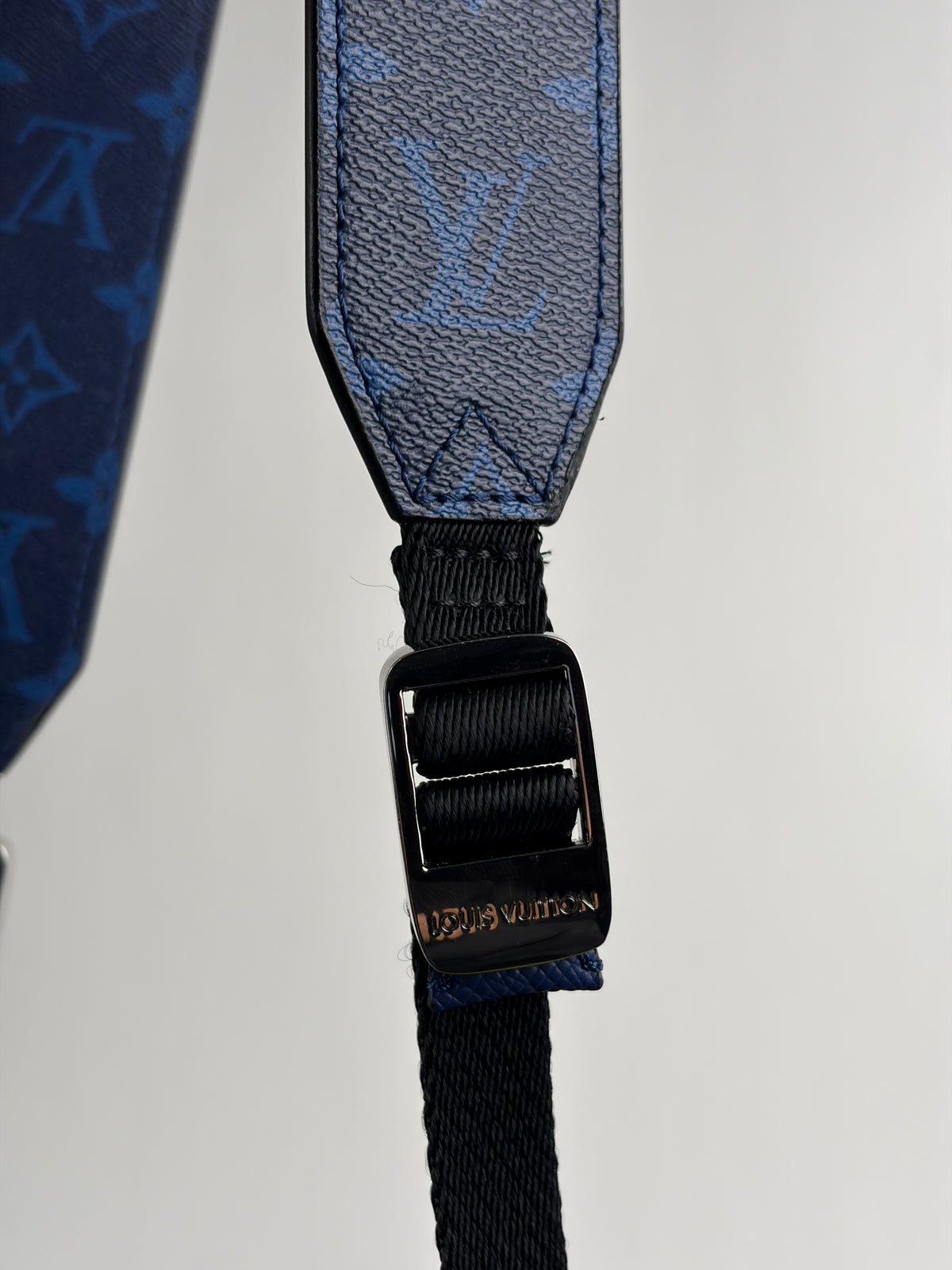Borsa Louis Vuitton Outdoor Messenger Blu