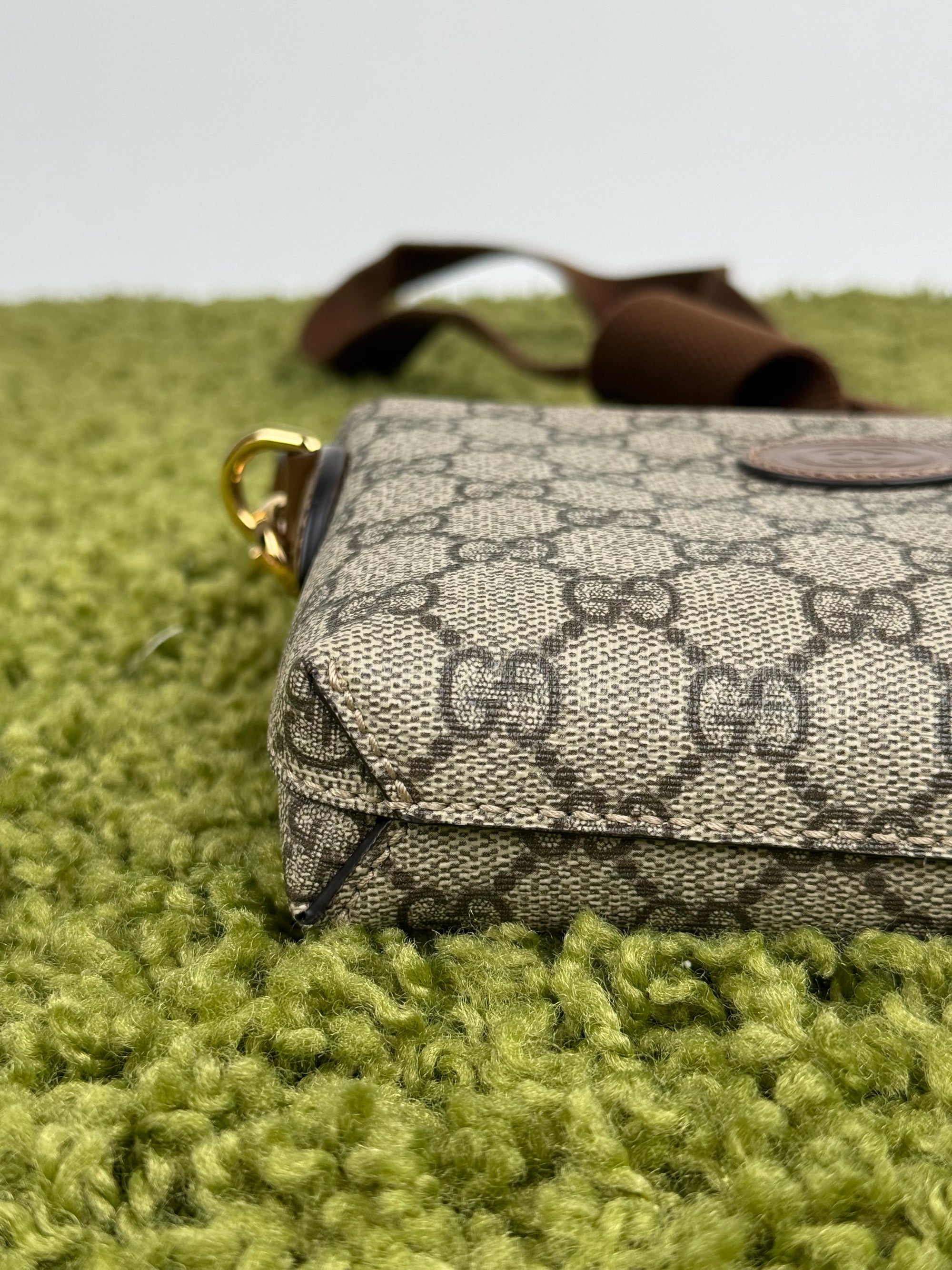 Borsa Gucci a tracolla con finitura in pelle Beige
