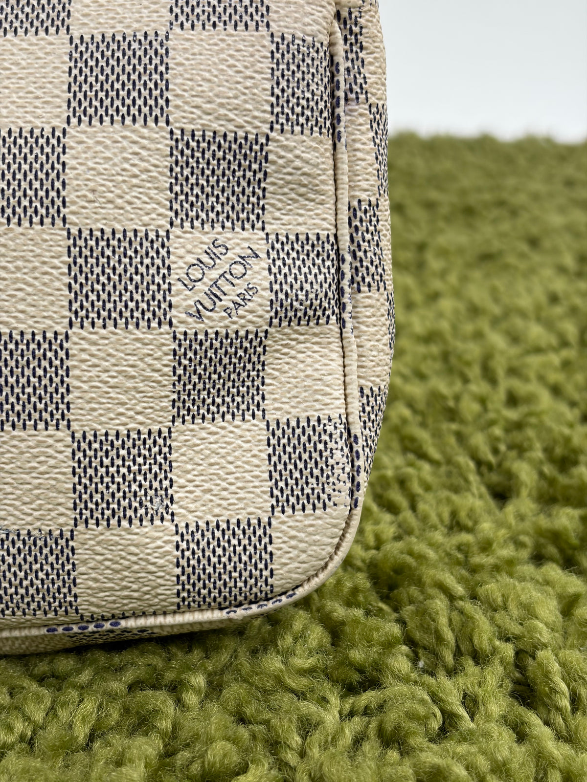 Pochette Accessories Louis Vuitton  in tela Damier Azur Bianca Monogram