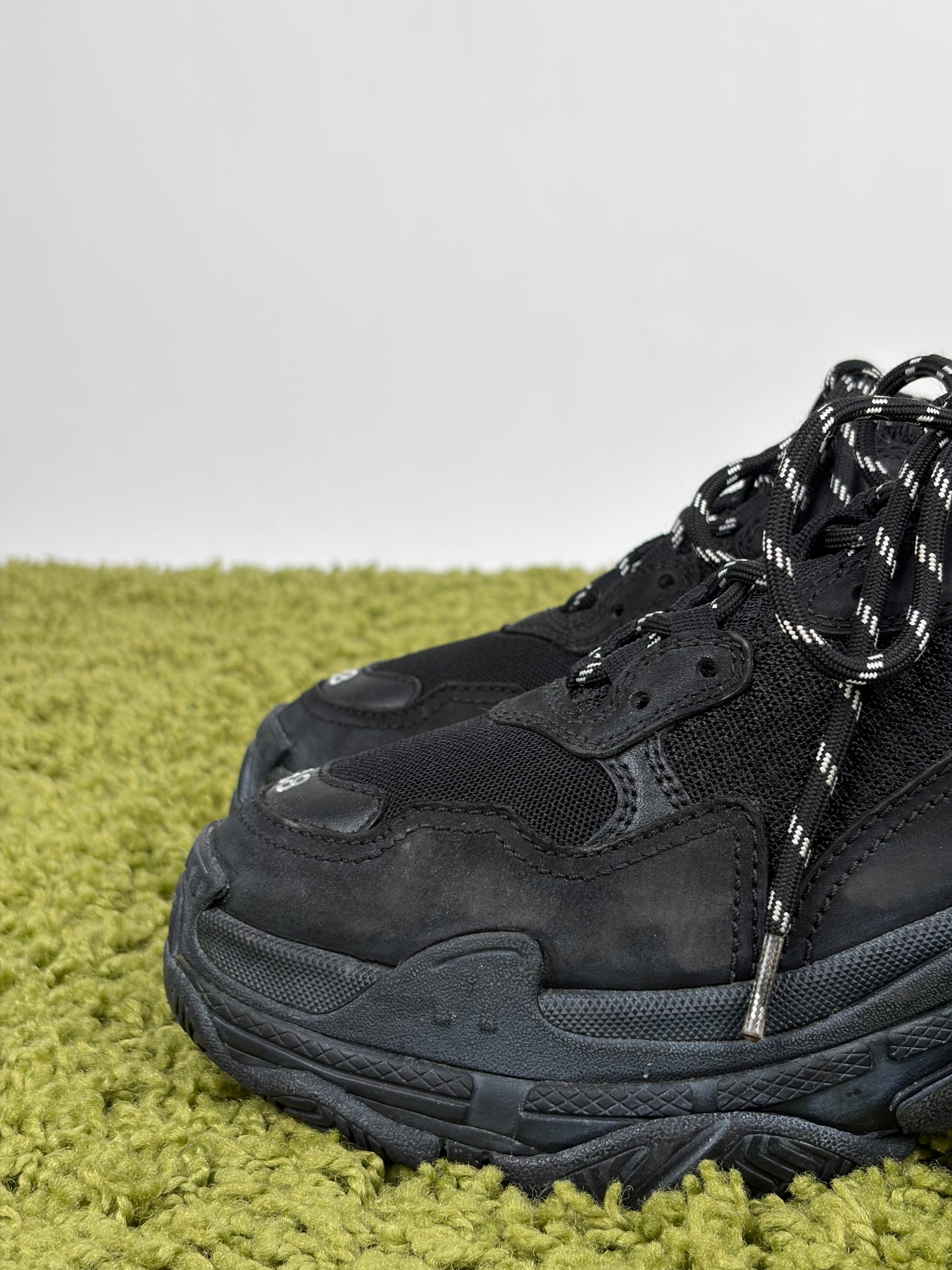 Balenciaga Triple S Size 38 nere effetto usato
