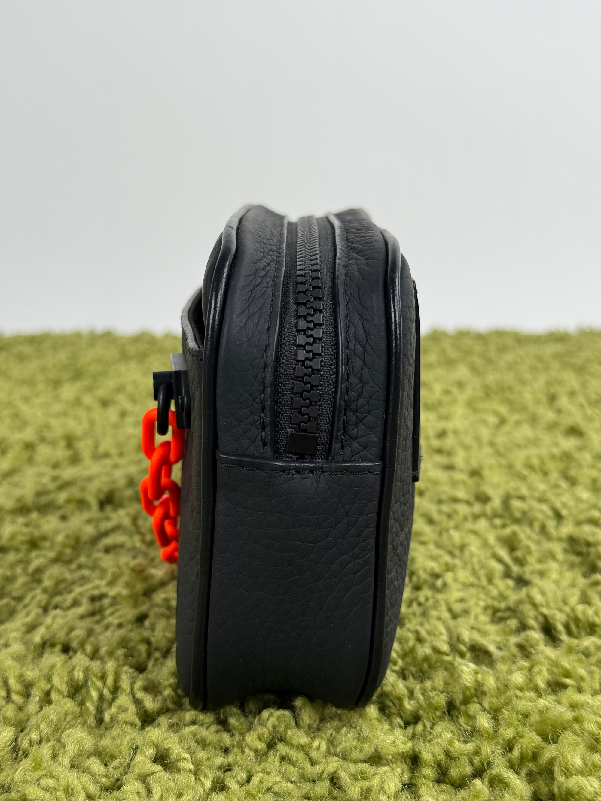 Pochette Volga Monogram Louis Vuitton Nera