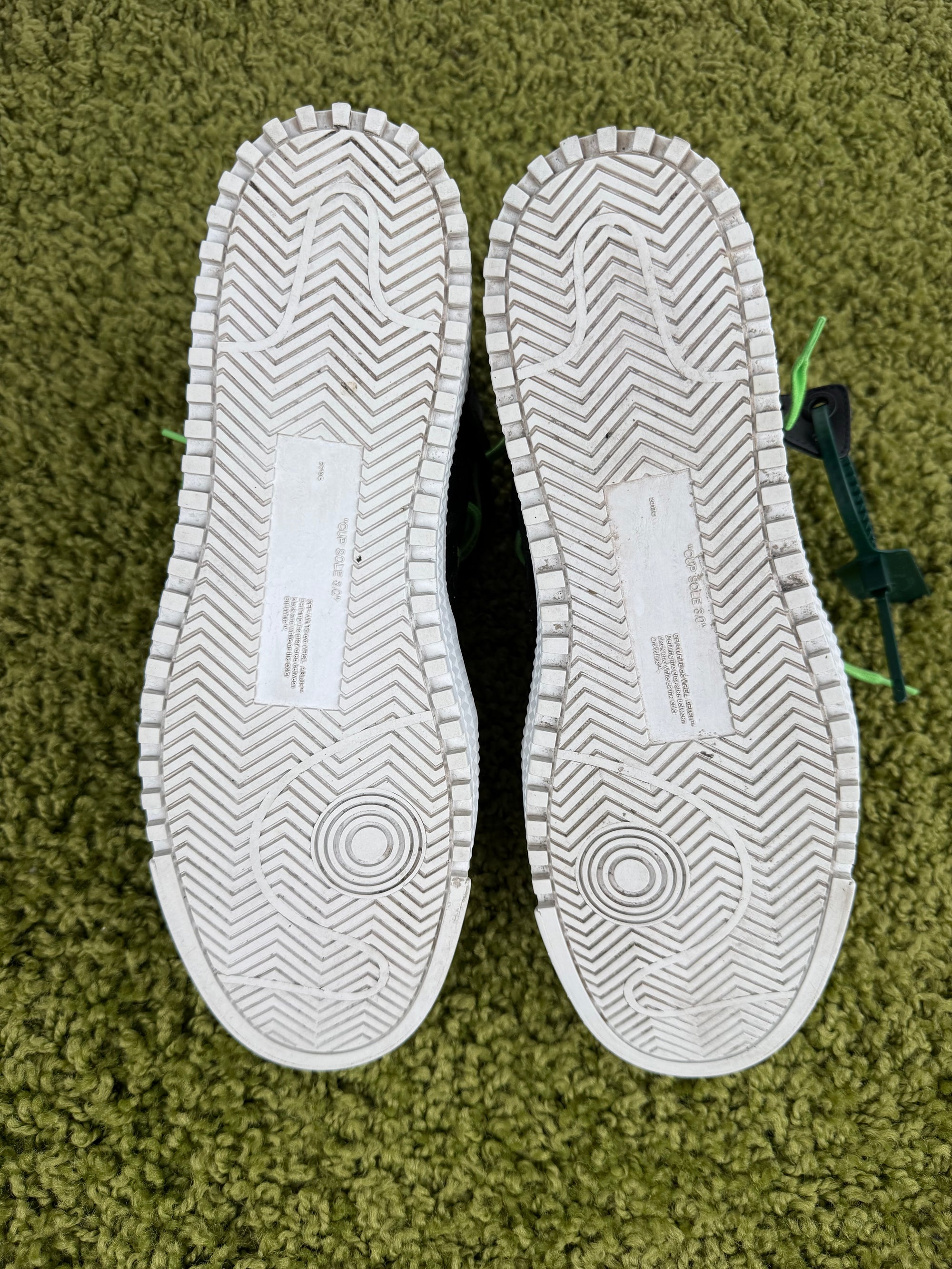 Off White Sneaker 44