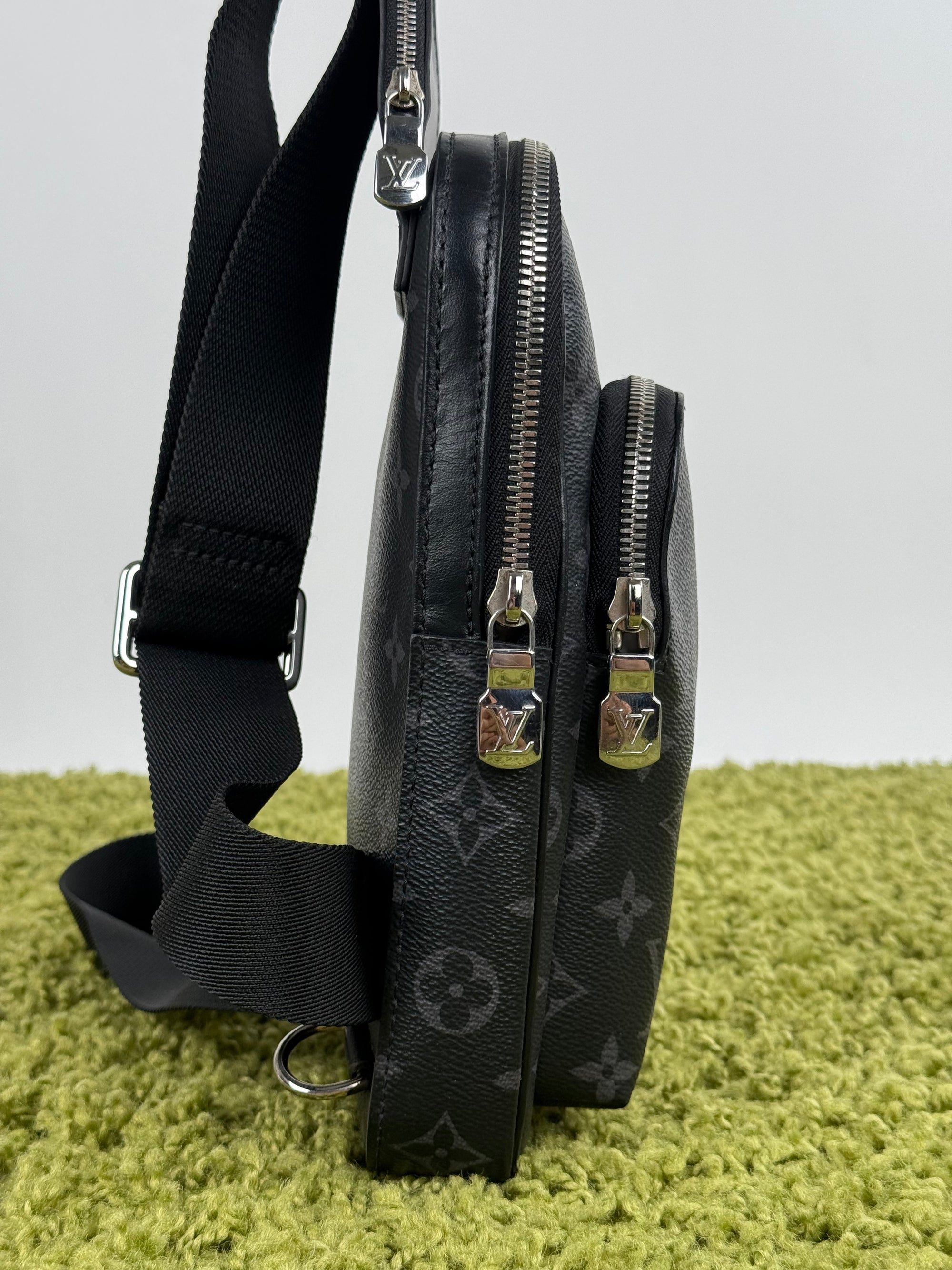 Zaino Monospalla Avenue Louis Vuitton Nero