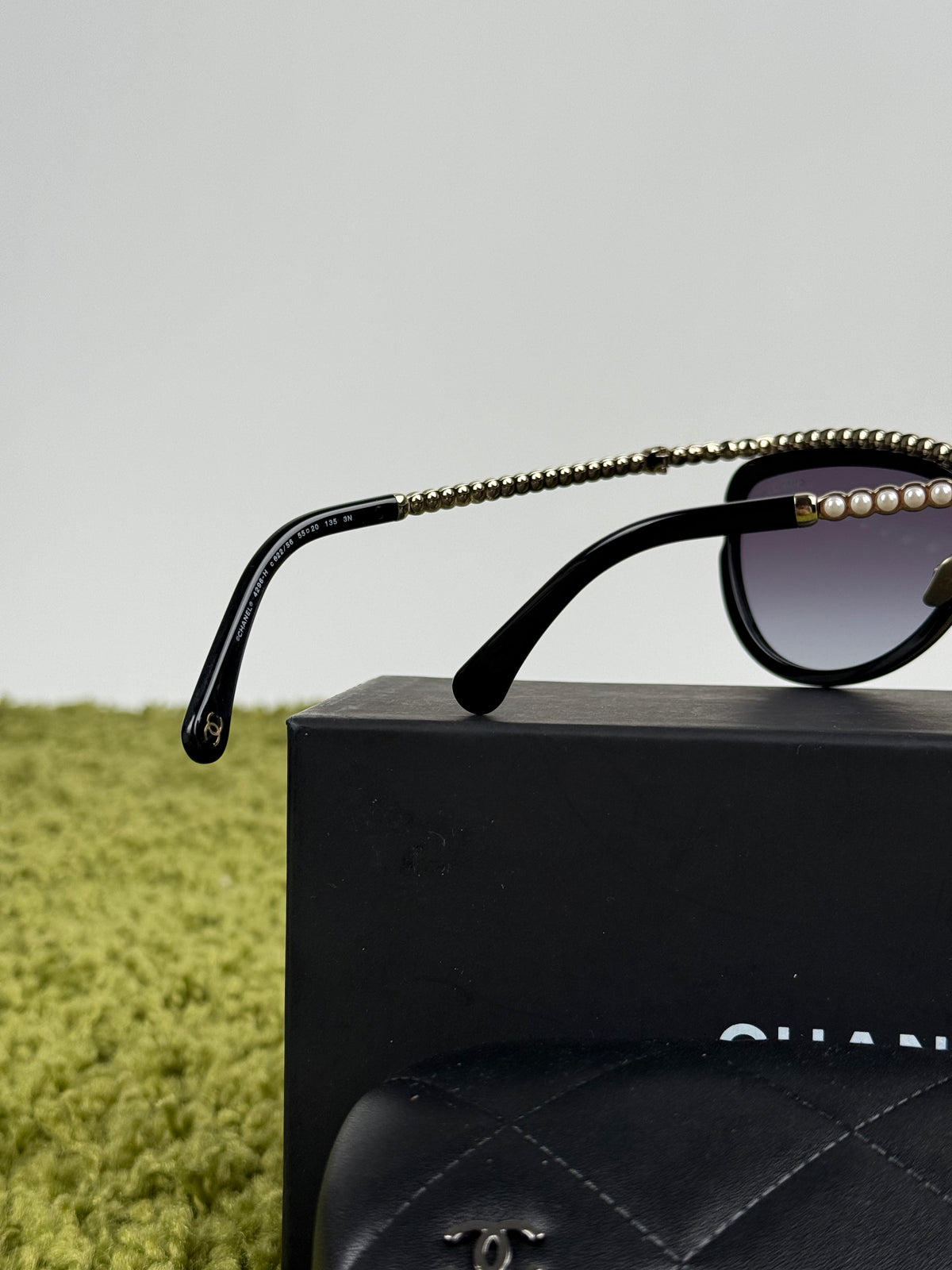 Occhiali da sole Cat-eye Chanel Nero