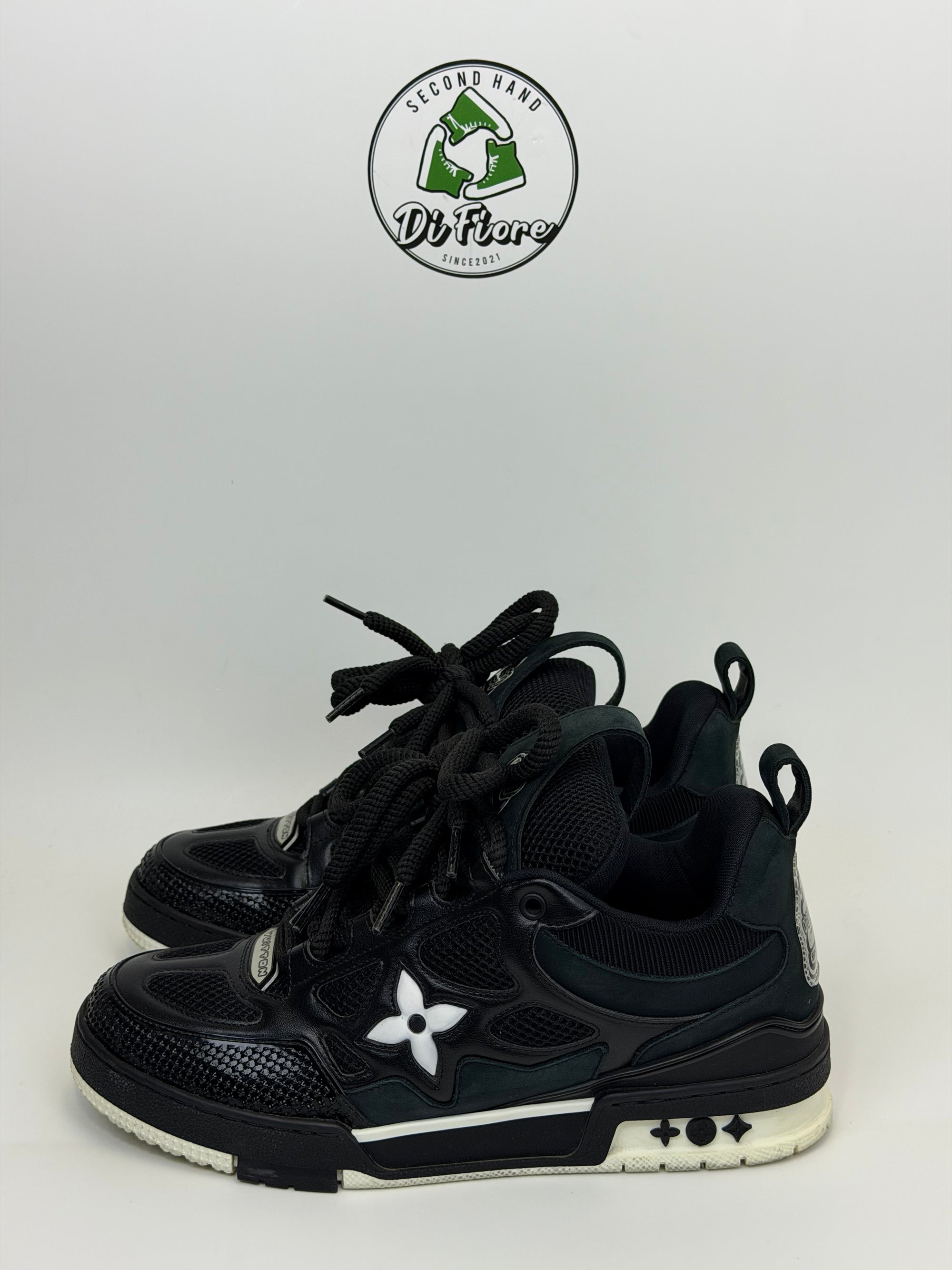 Louis Vuitton Skate Size 7.5=41.5 veste 42.5 nere e bianche