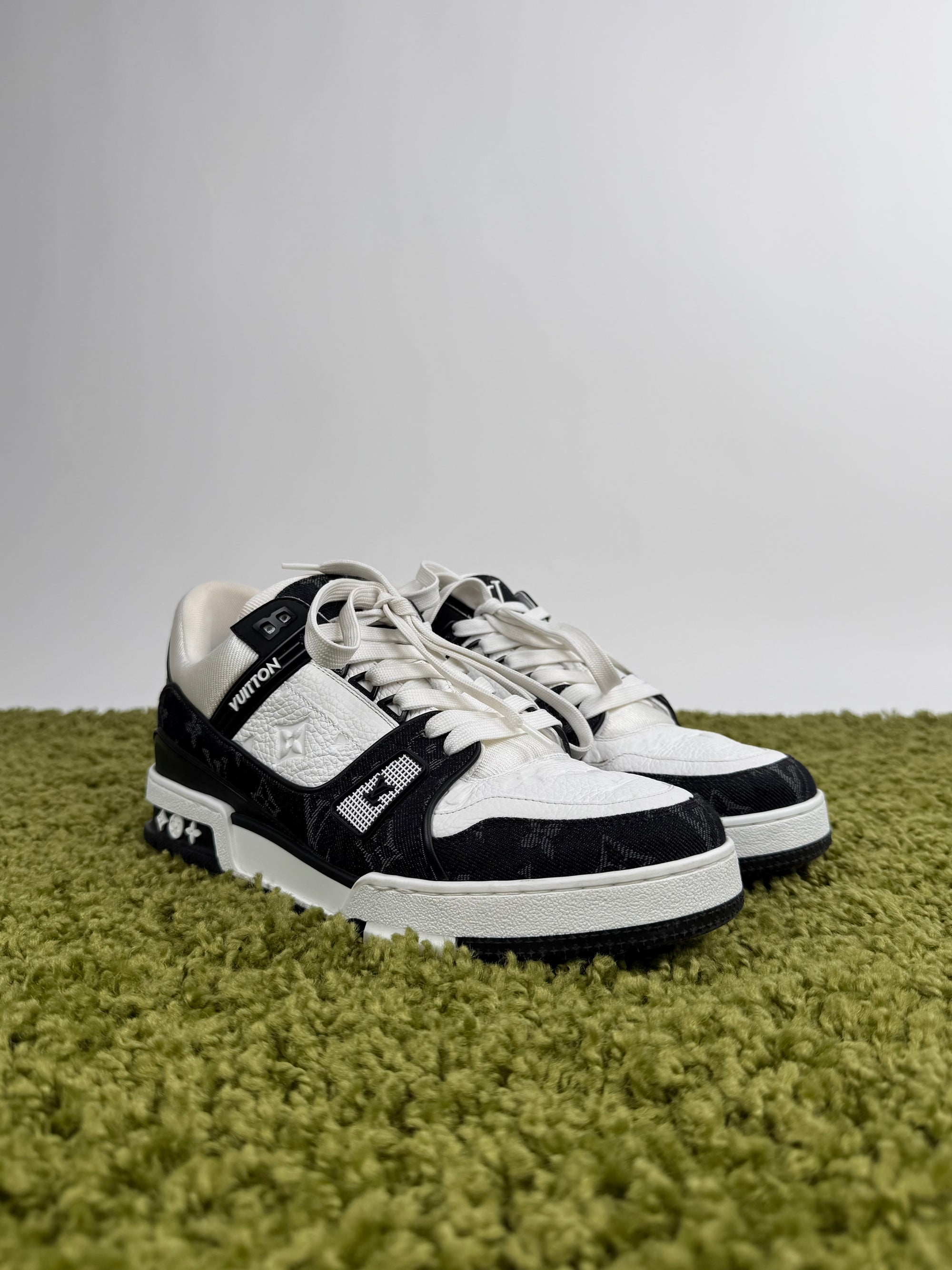 Louis Vuitton Trainer 42 veste 43