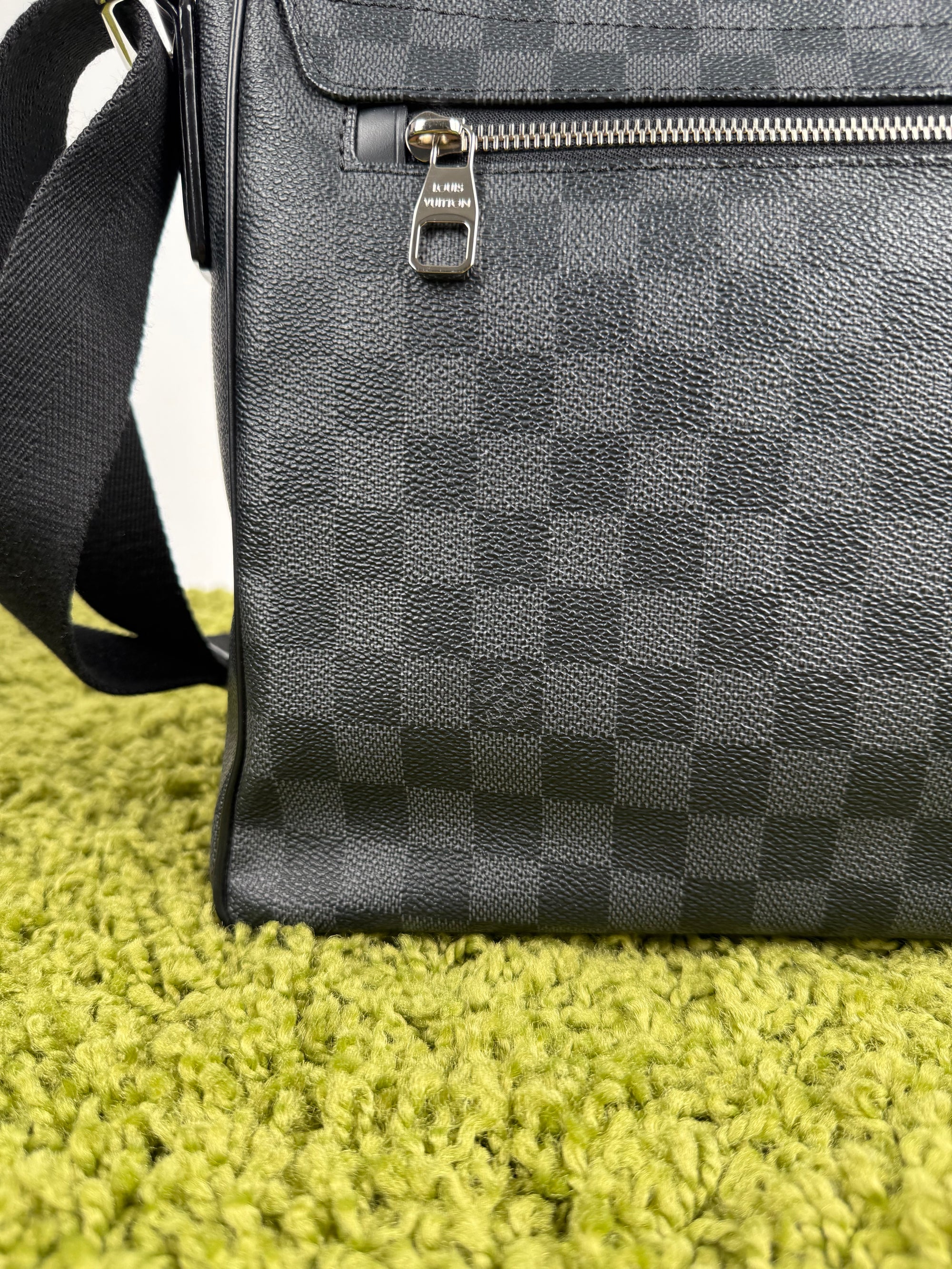 Borsello Messenger District Louis Vuitton Grigio