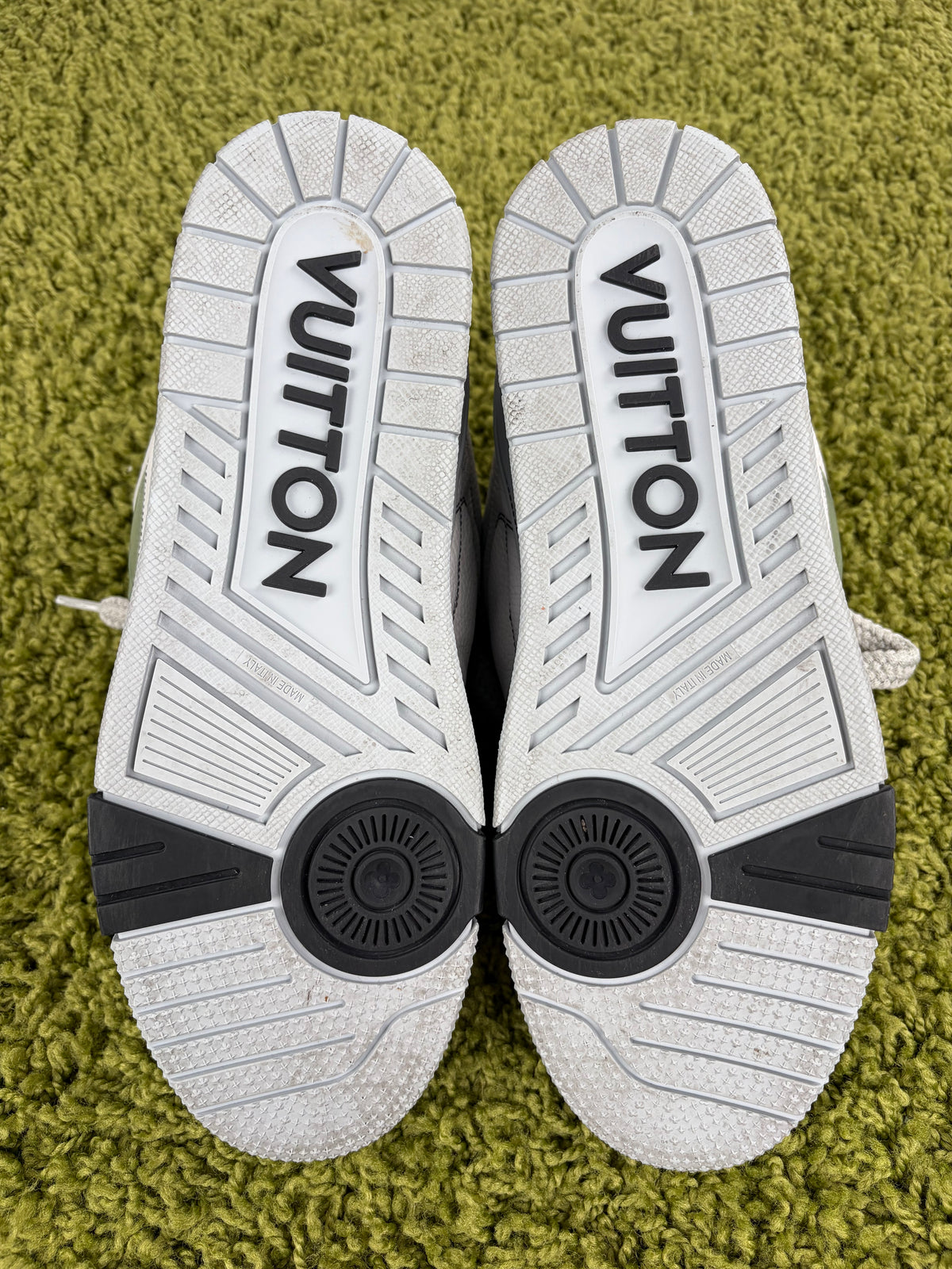Louis Vuitton Skate grigio 9