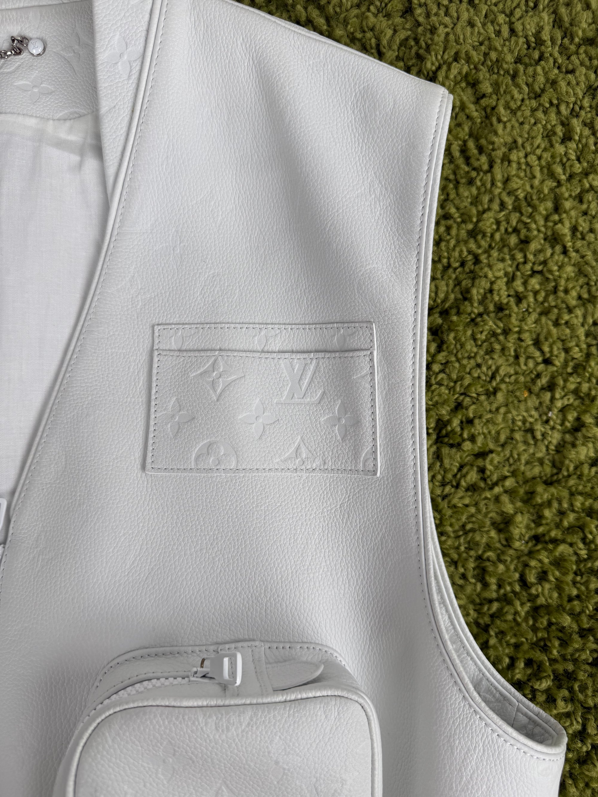 Gilet Louis Vuitton X Virgil Abloh in pelle Monogram Bianco 54