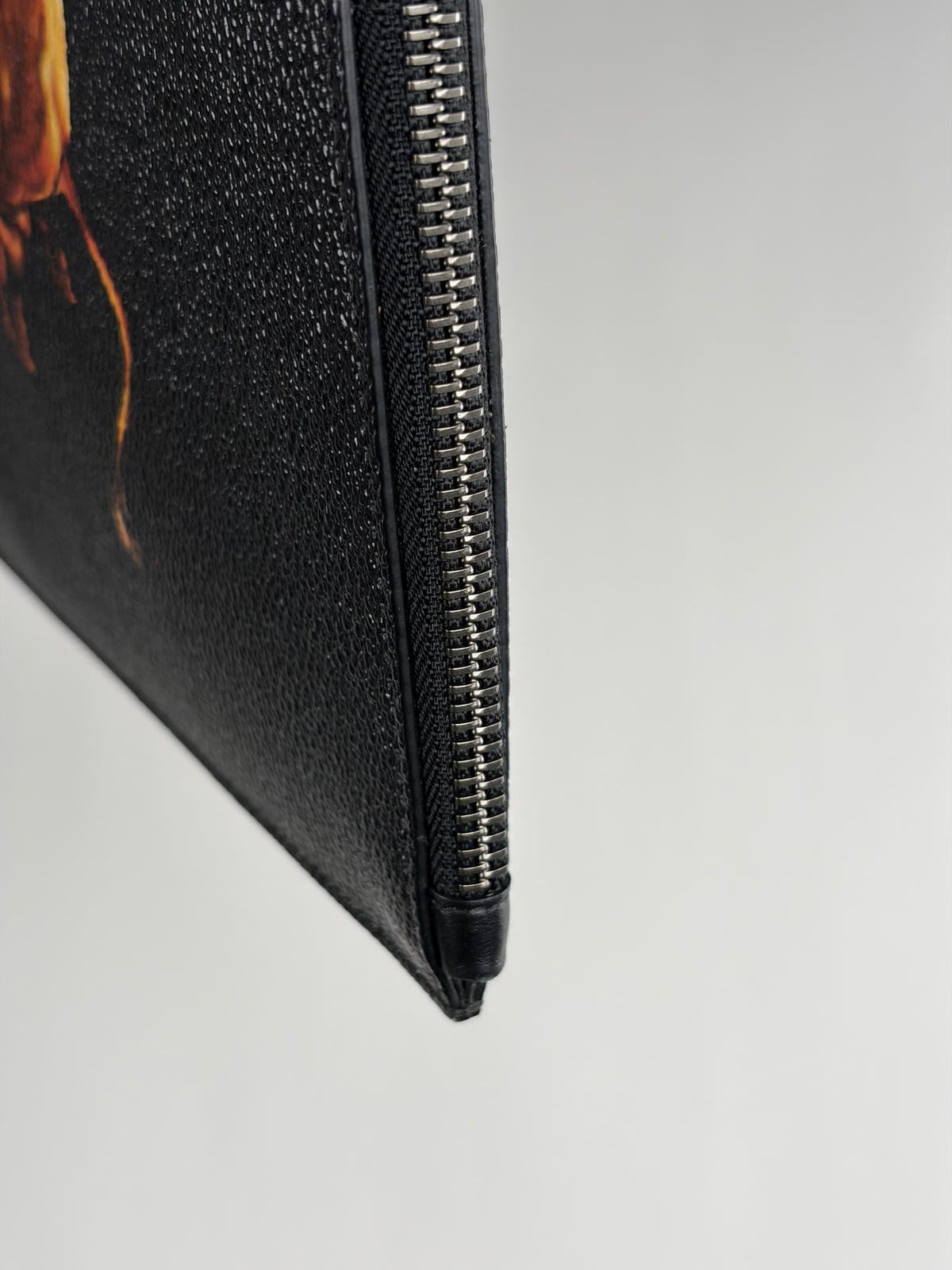 Pochette Givenchy Leo in pelle Nero