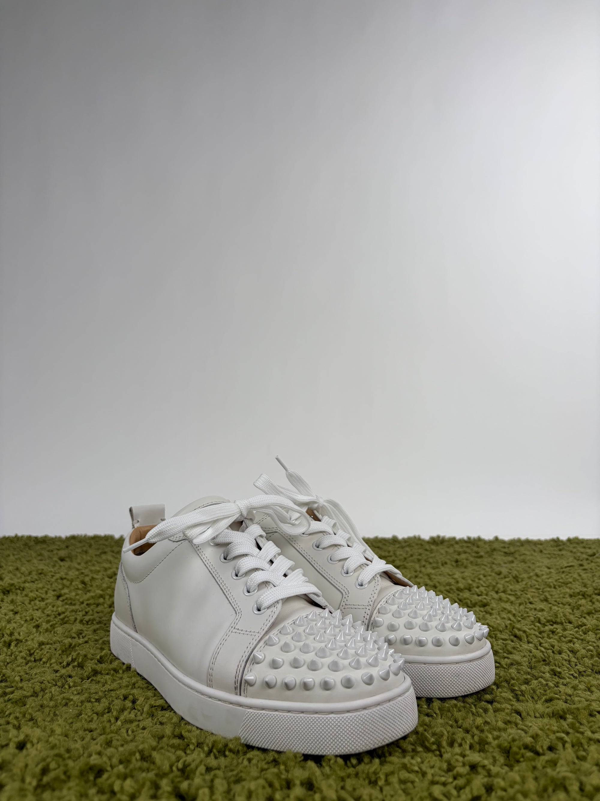 Louboutin basse Size 40 bianche