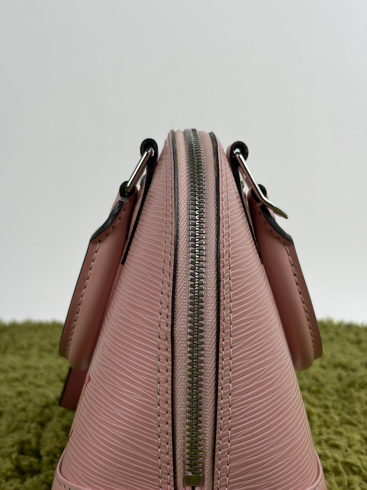 Borsa Louis Vuitton Alma BB Rosa