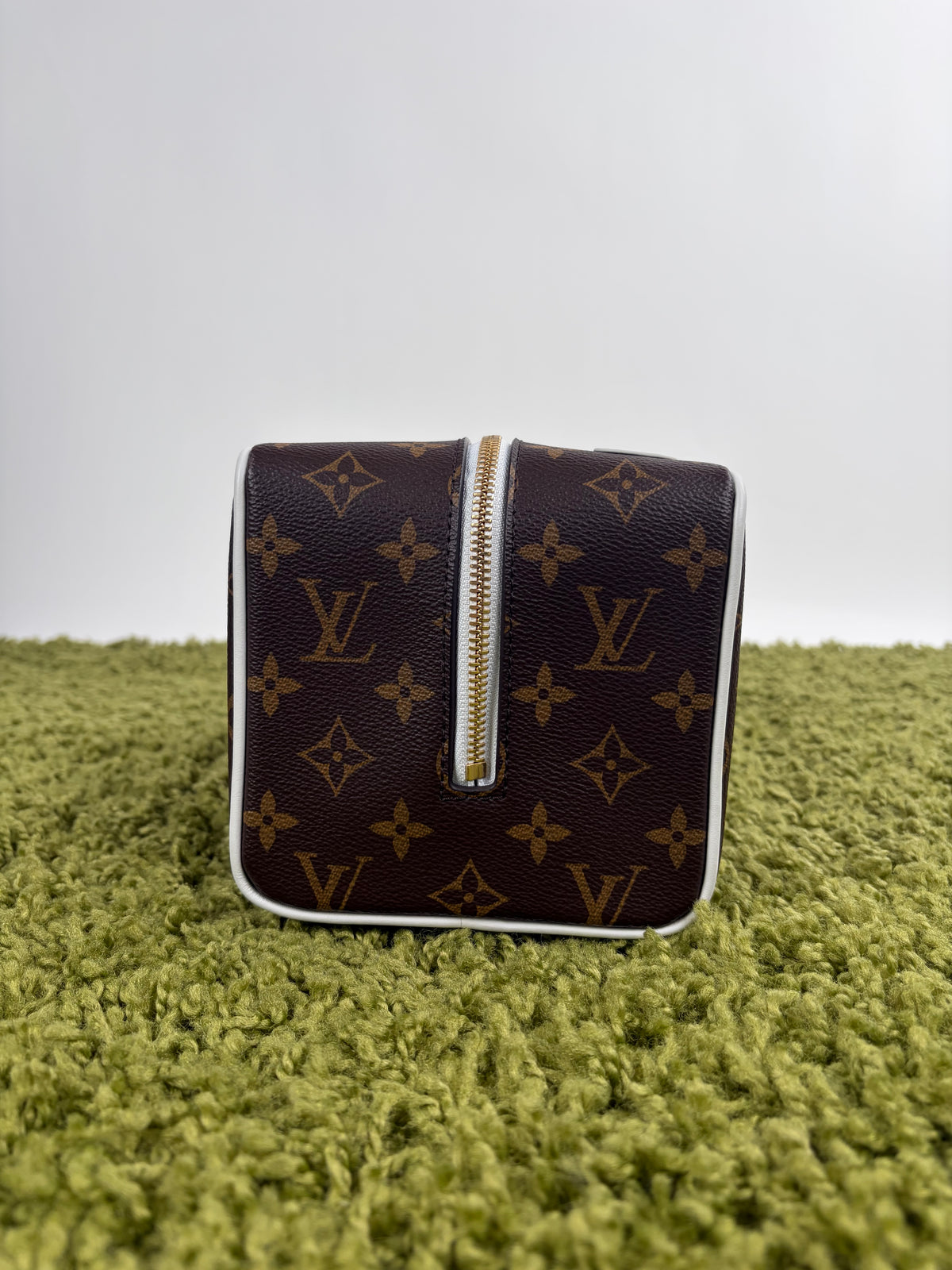Beauty Case Louis Vuitton X NBA Marrone