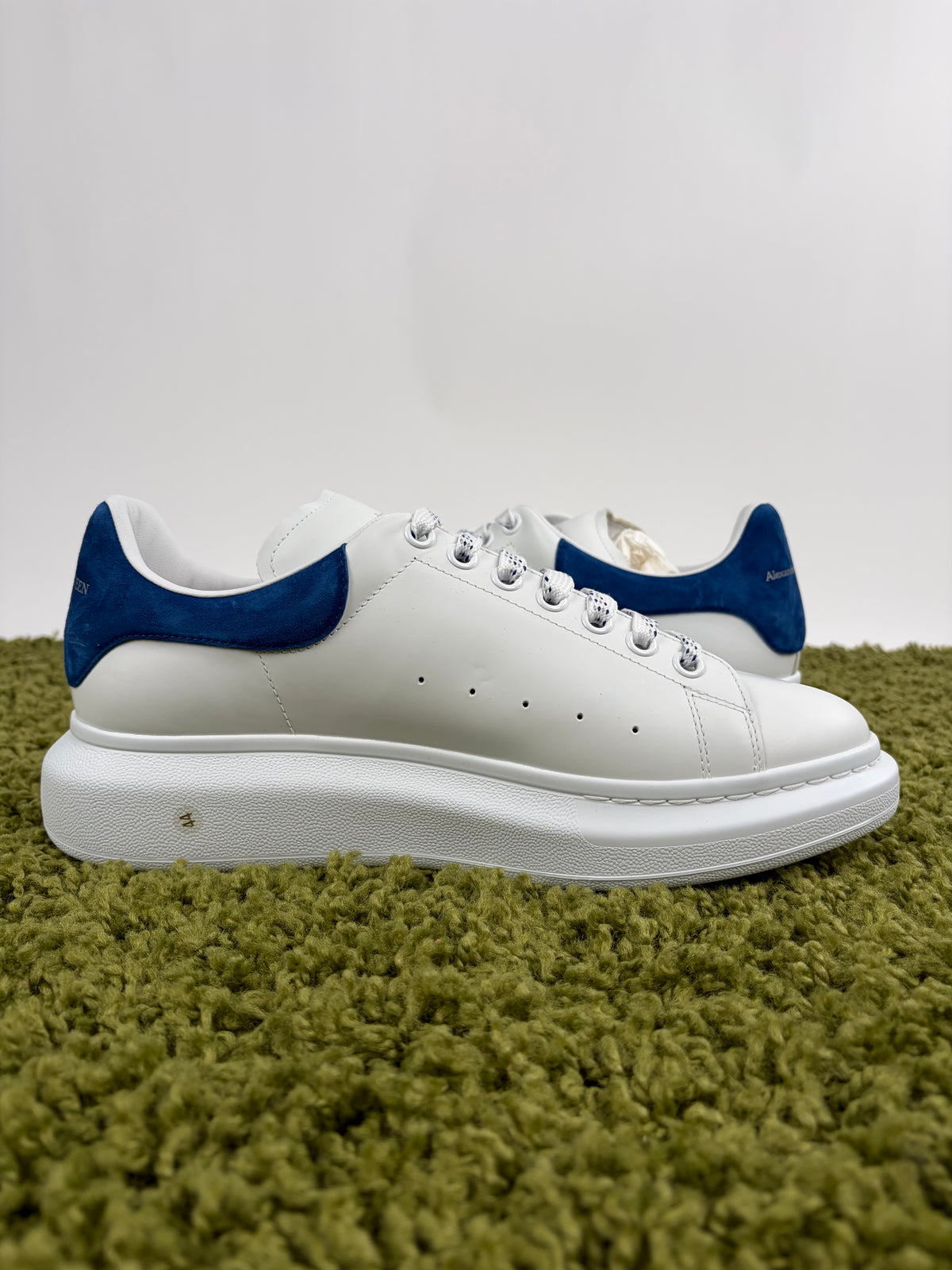 Alexander McQueen Bianco 44