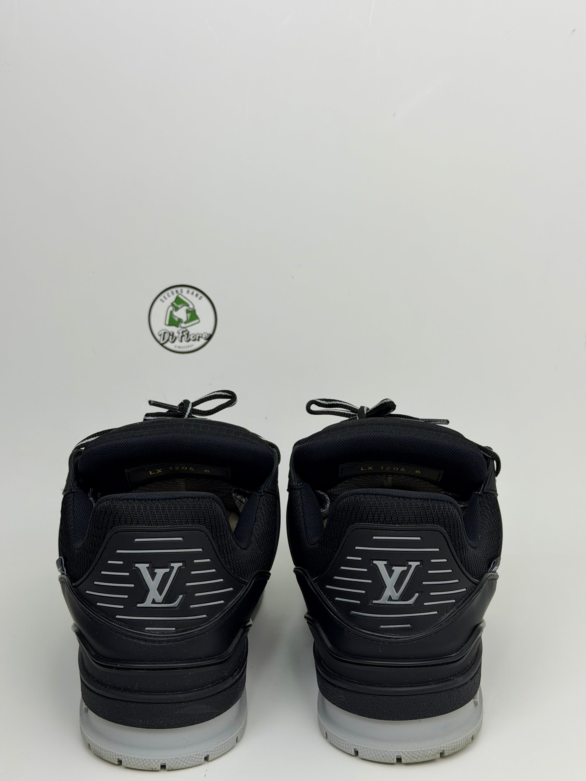 Louis Vuitton Waterproof Size 8=42 veste 43 nere