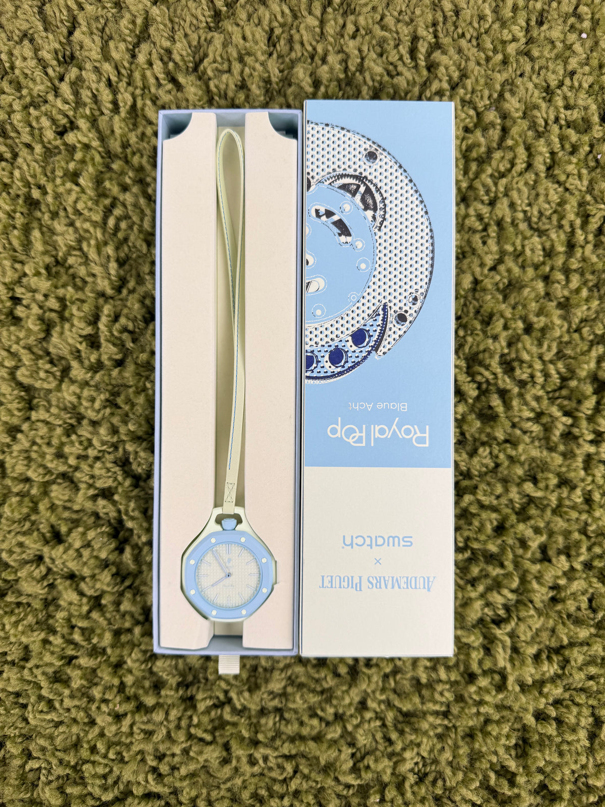 Audemars Piguet x Swatch della collezione Bioceramic Royal Pop
