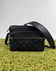 Borsa Outdoor Messenger Monogram Eclipse Taiga Louis Vuitton Nera