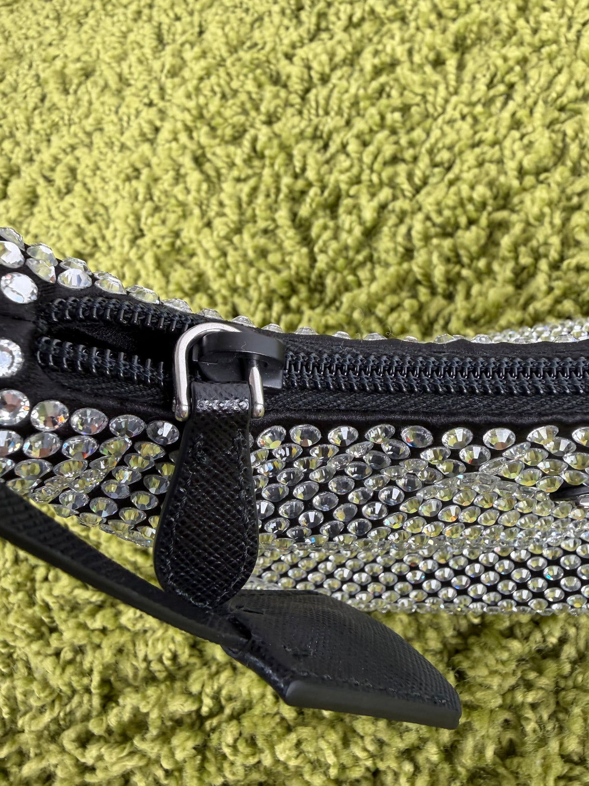 Borsa Prada Re Edition Nera con Cristalli