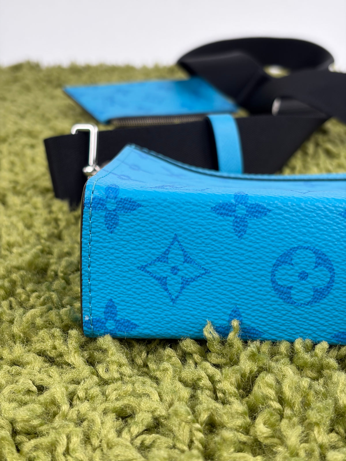 Mini Borsa a tracolla Louis Vuitton Gaston Azzurra
