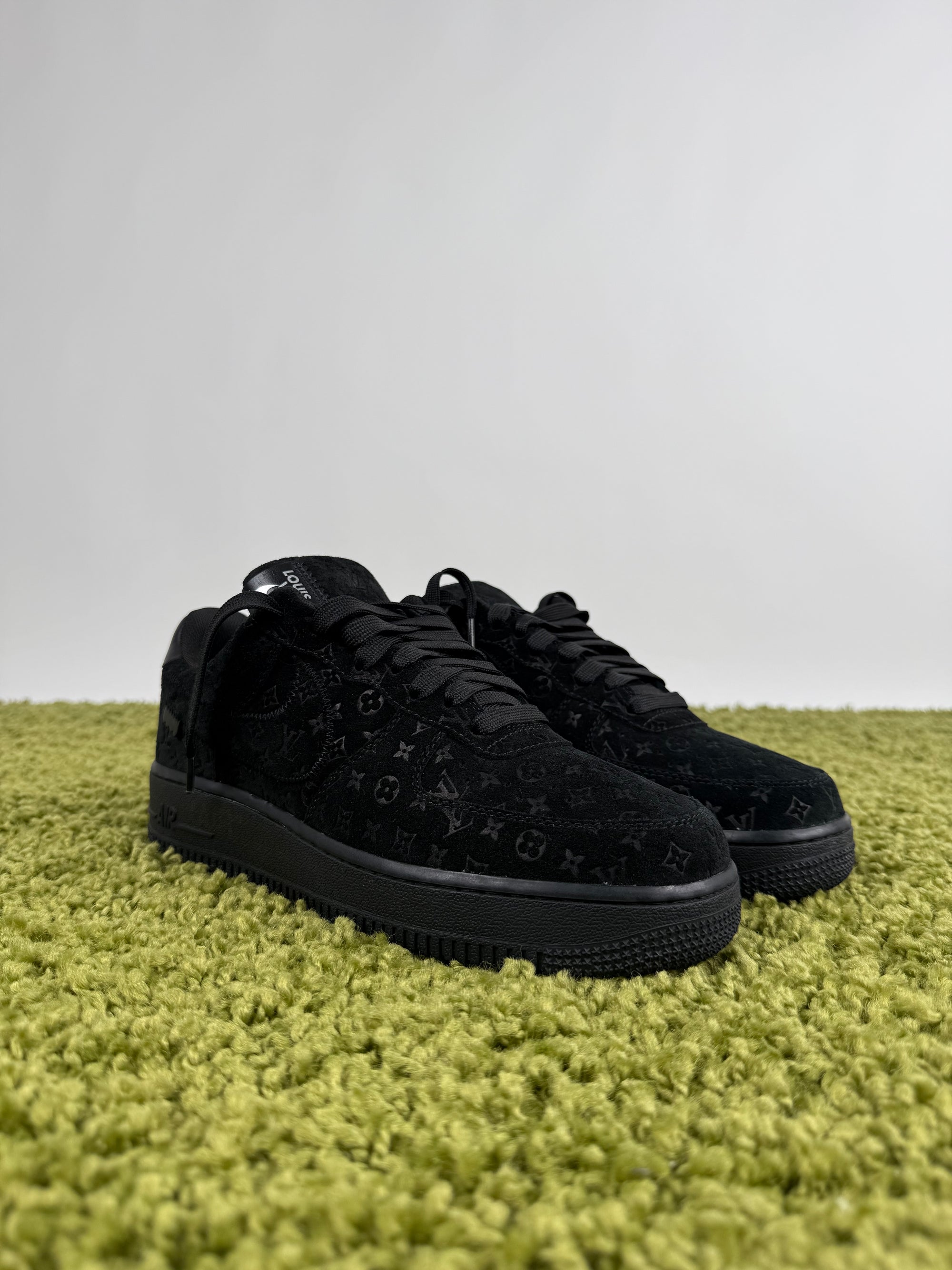 Louis Vuitton x Nike air force 1 40,5