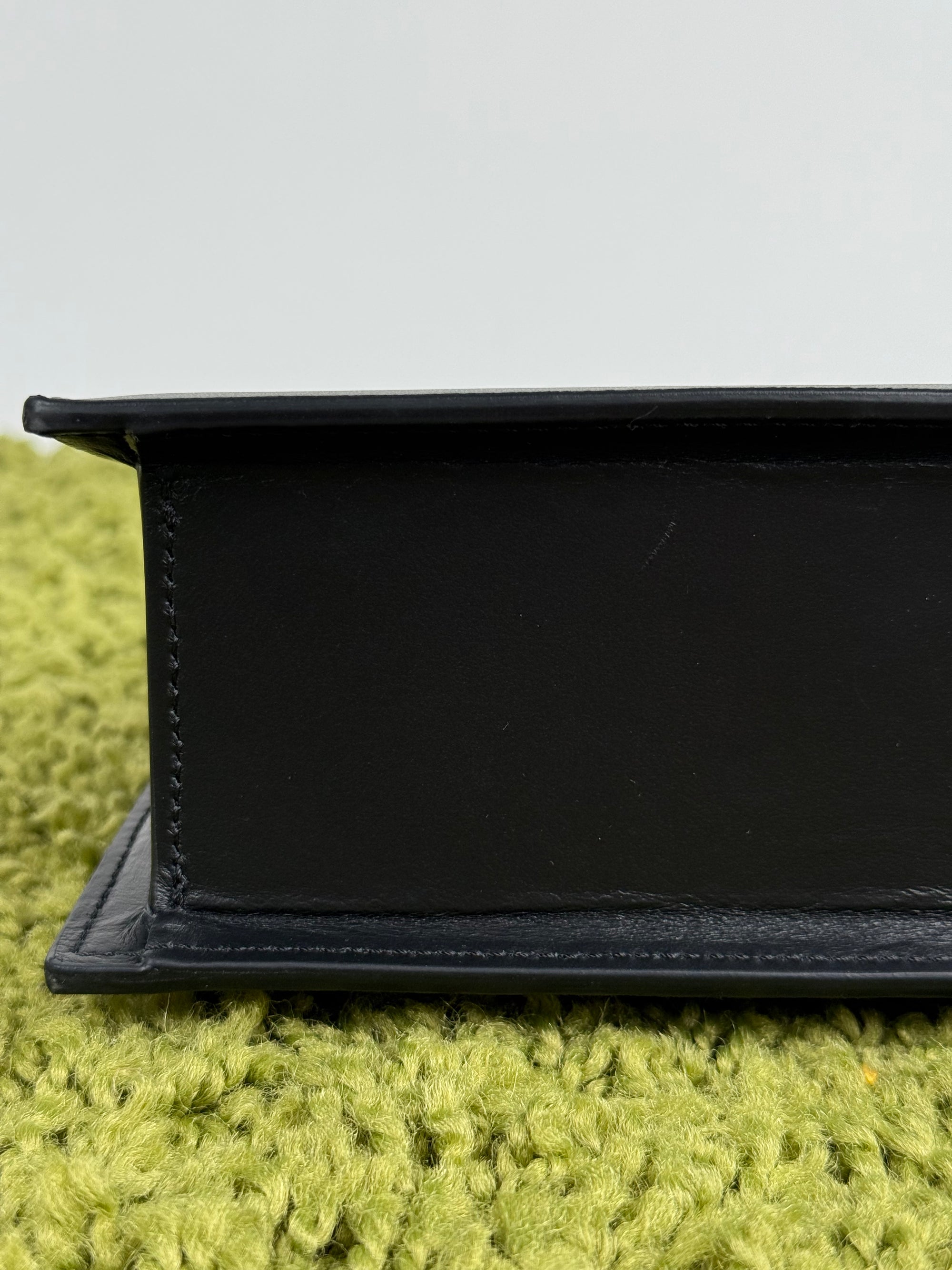 Jacquemus Grande La Bambino Nera