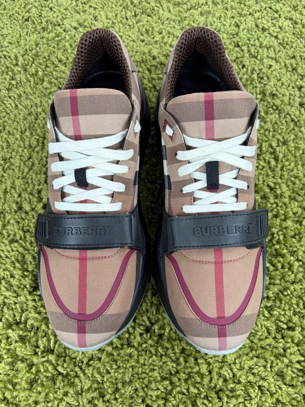 Burberry New Runner Beige 46 - Second Hand Di Fiore