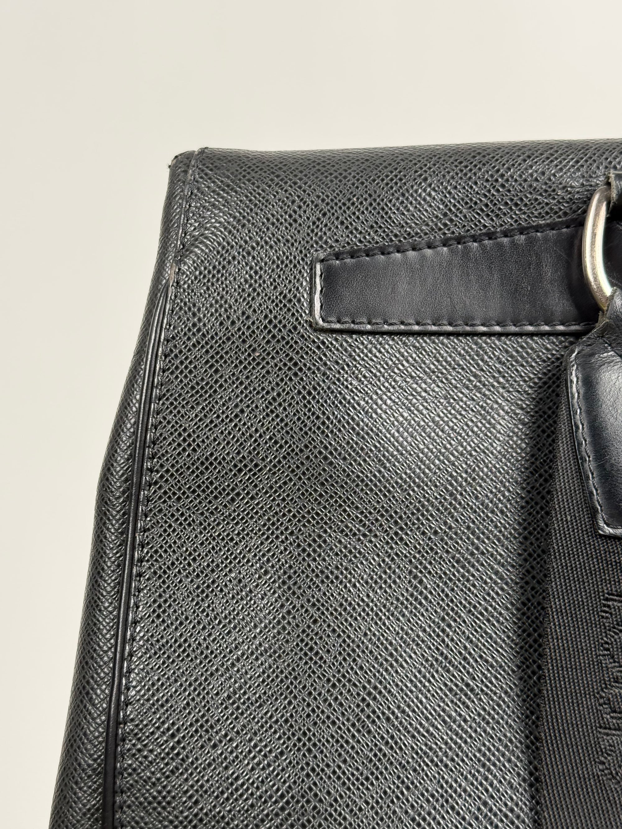 Zaino Cassiar Louis Vuitton in pelle Taiga Nero