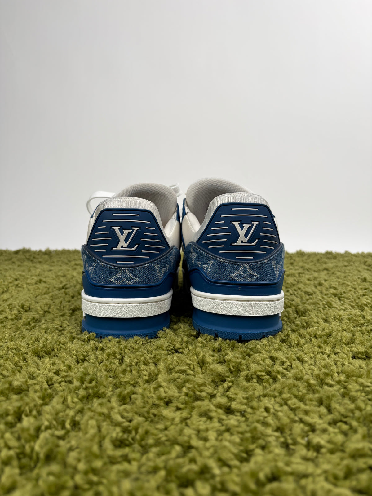 Louis Vuitton Trainer in Denim Blu 7.5
