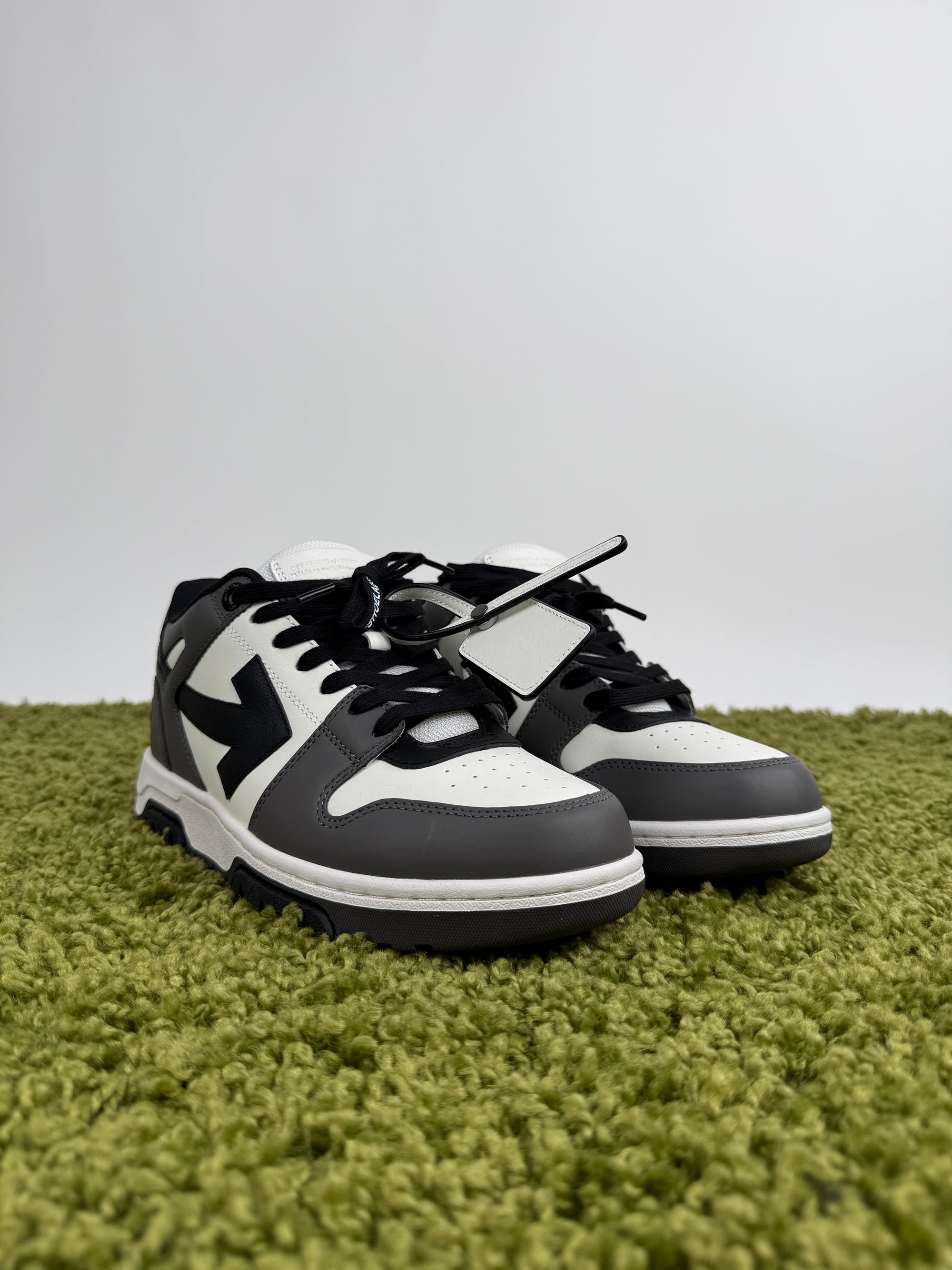 Off White Out Of Office 42